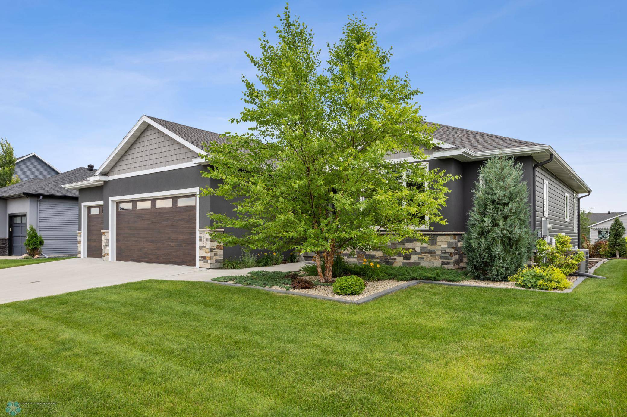 West Fargo, ND 58078,2865 Mcleod DR E