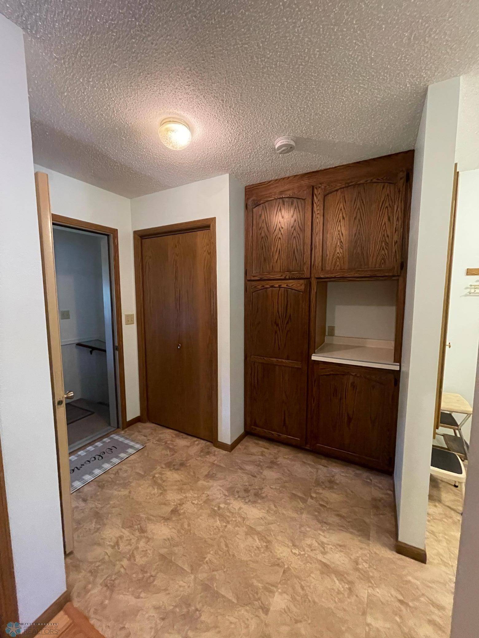 Lisbon, ND 58054,401 8th AVE E