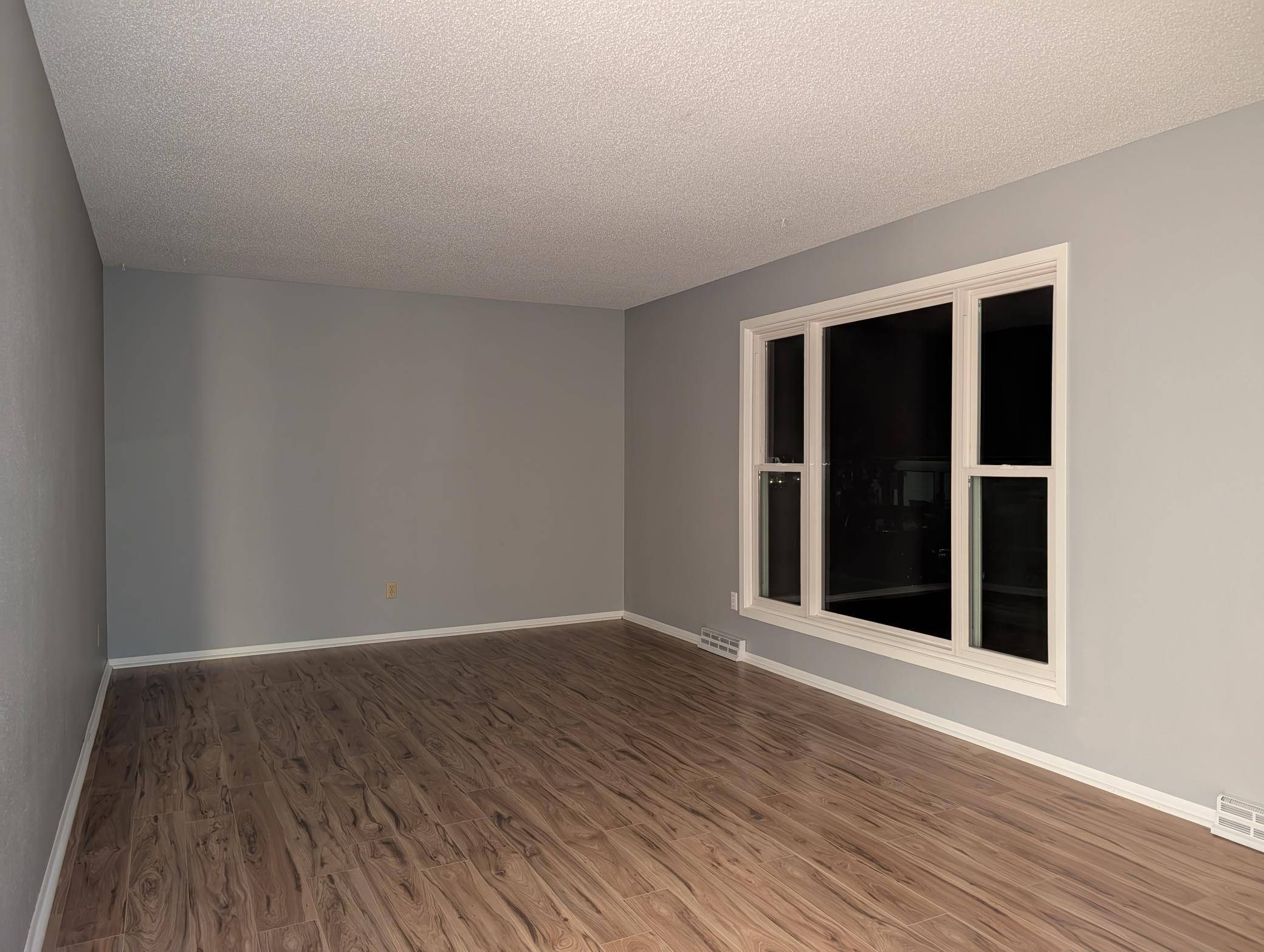 Marshall, MN 56258,507 S 1st ST