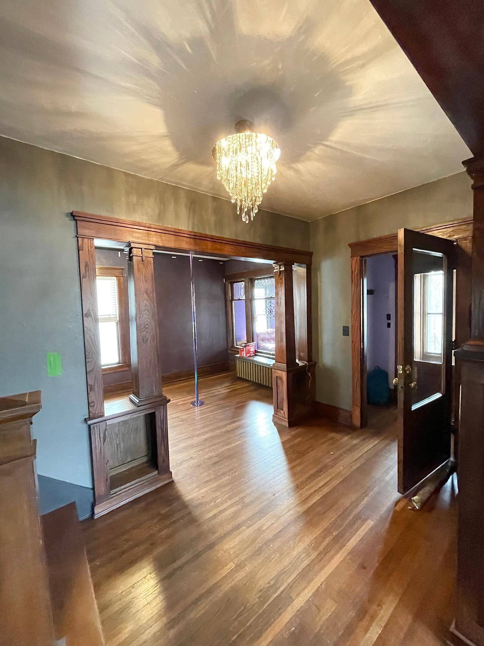 Redwood Falls, MN 56283,407 S Minnesota ST