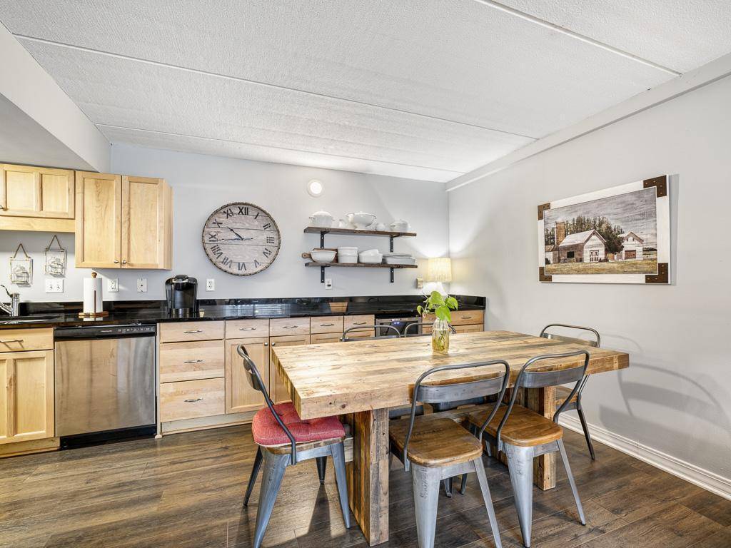 Minneapolis, MN 55410,2700 W 44th ST #116