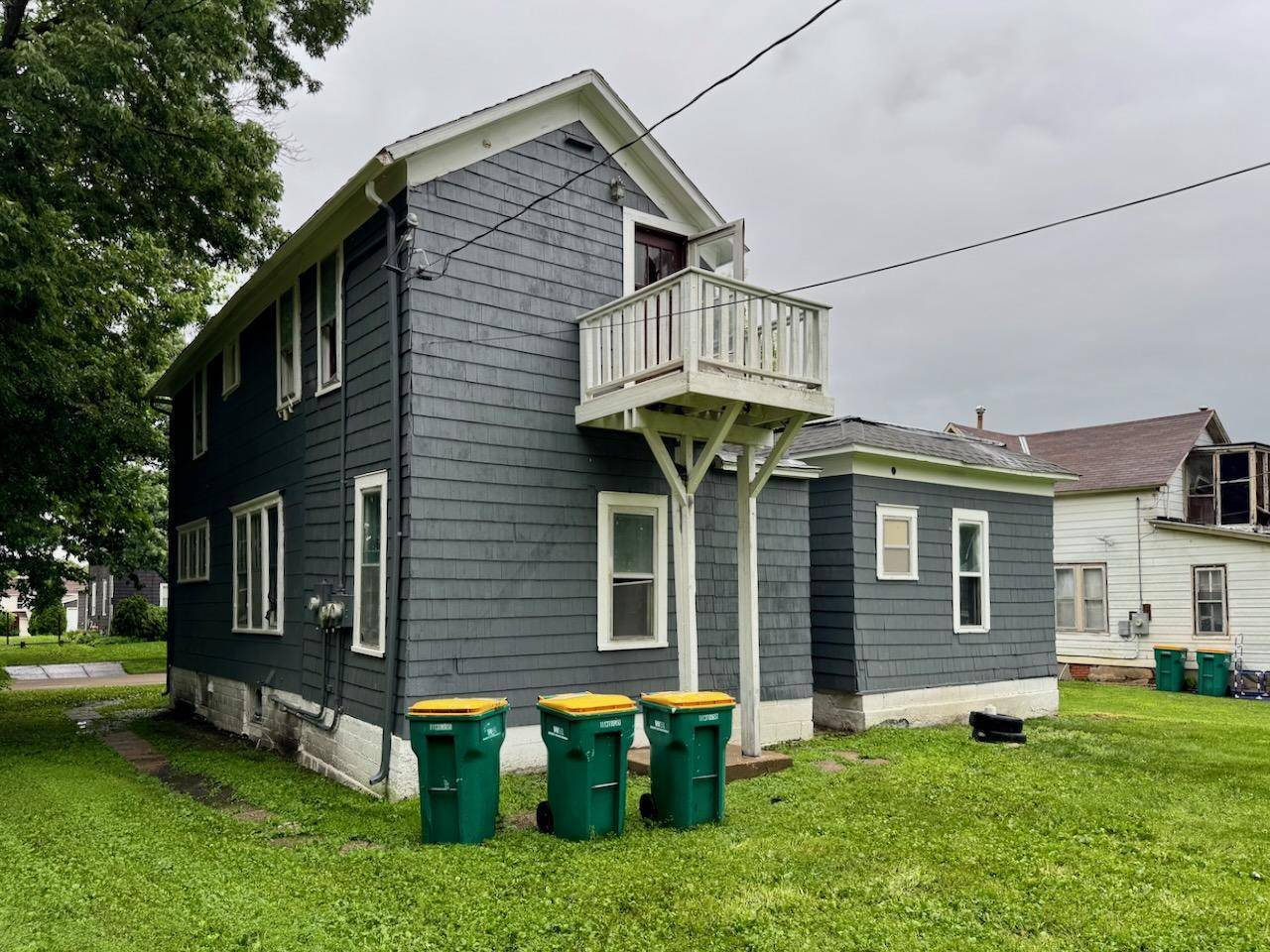 Albert Lea, MN 56007,415 W College ST