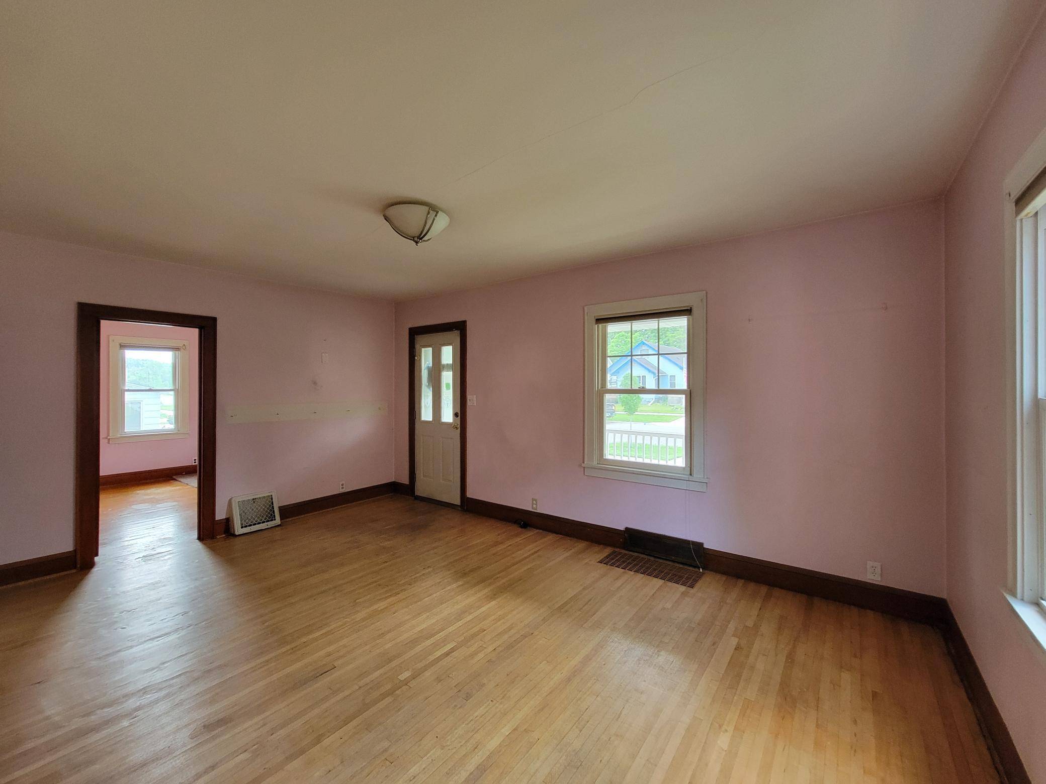 Brainerd, MN 56401,917 S 7th ST
