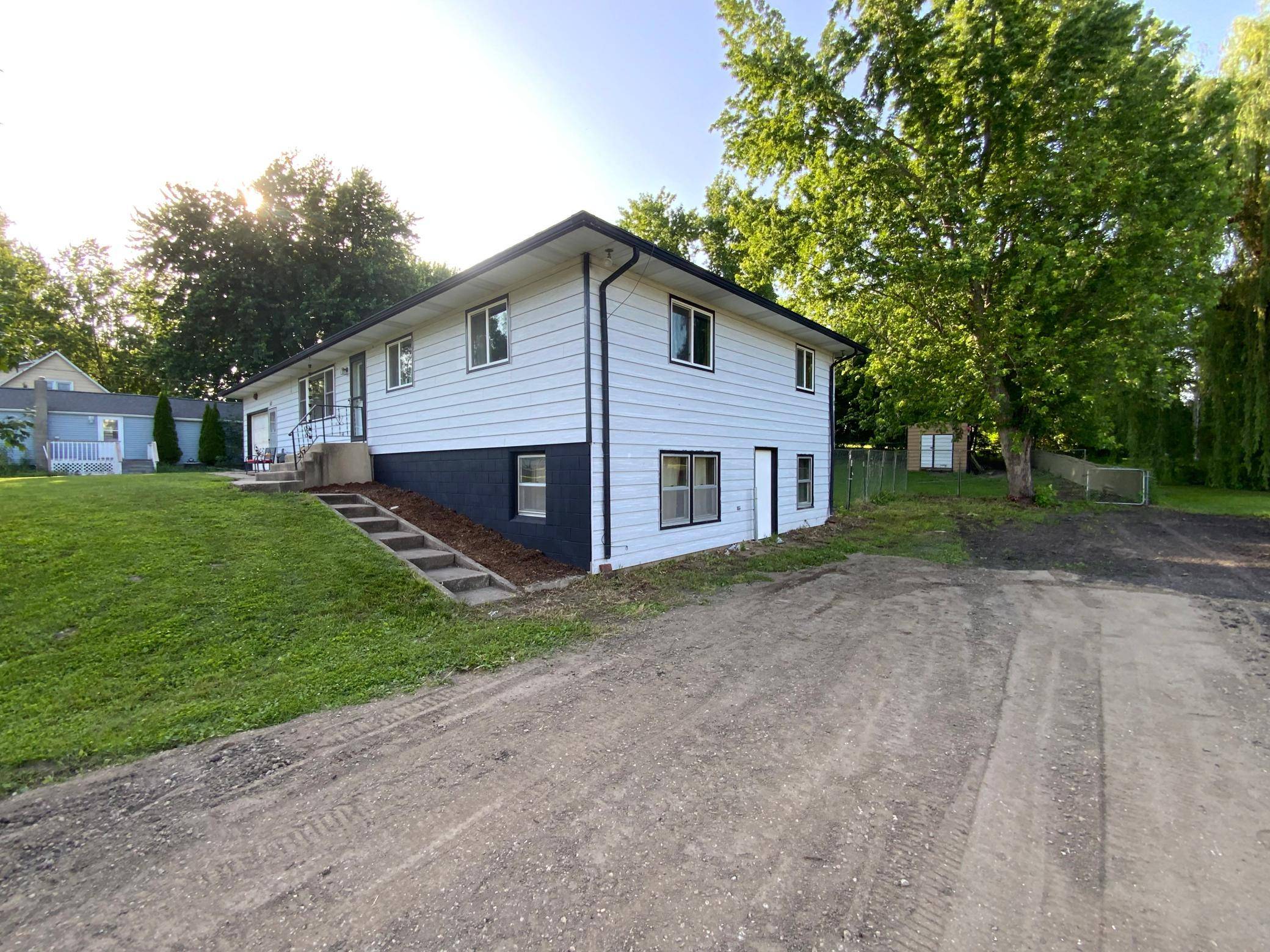 Watkins, MN 55389,511 2nd ST S
