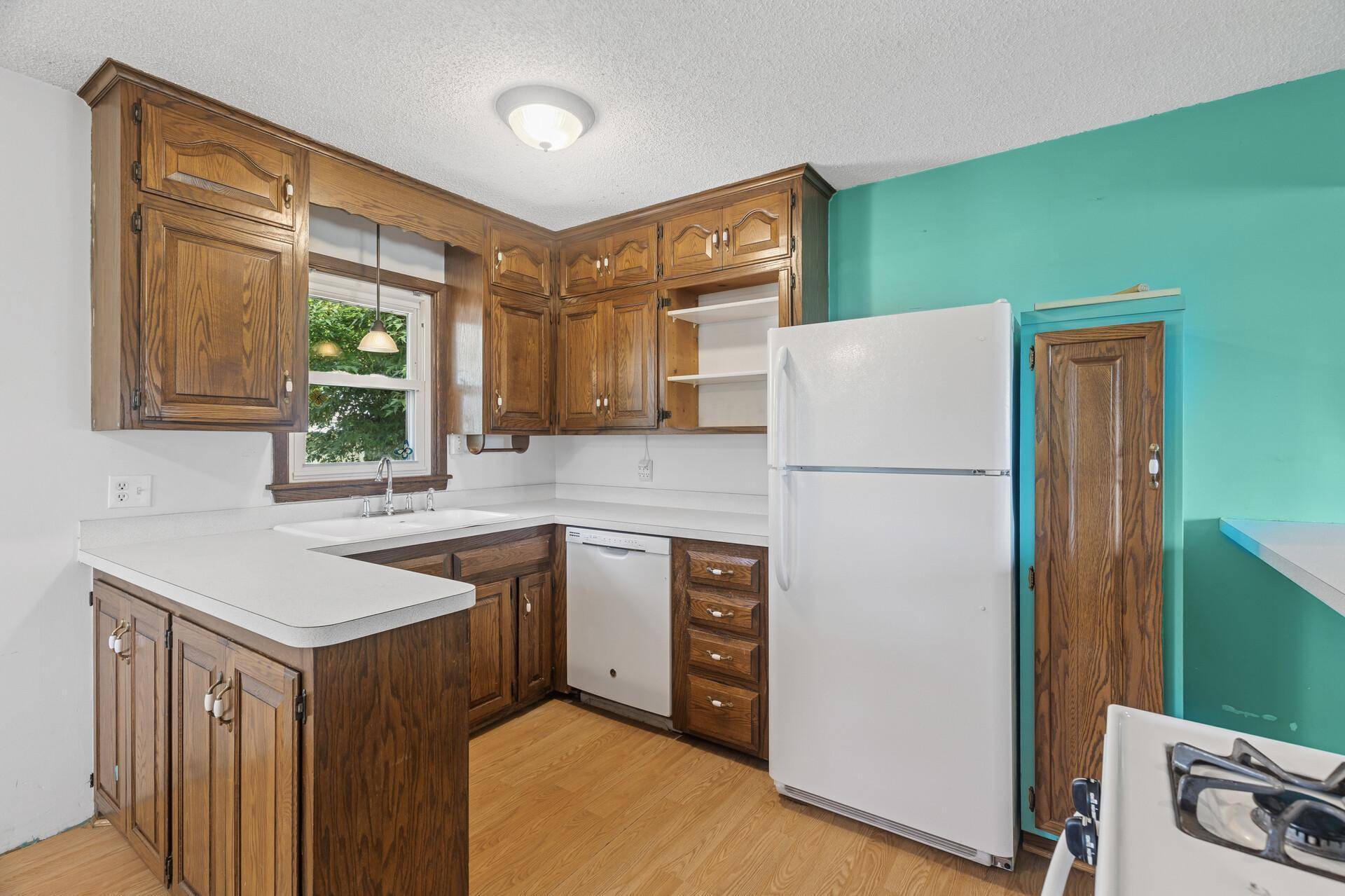 Maplewood, MN 55109,1247 Lealand RD E