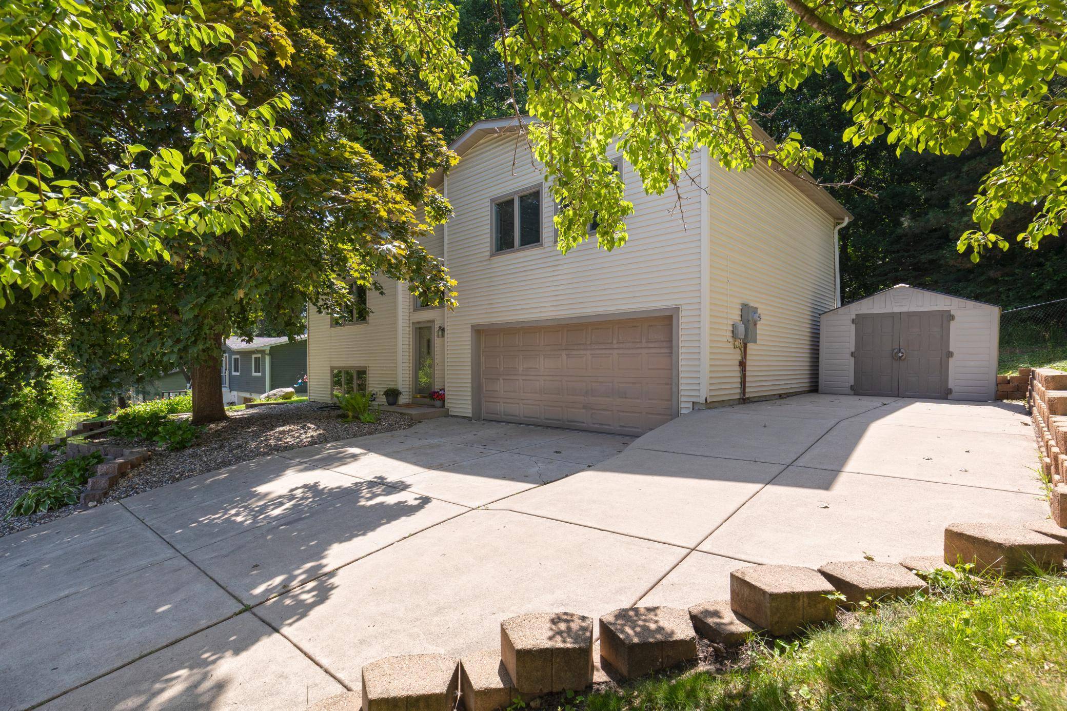 Chaska, MN 55318,1430 Parkview DR