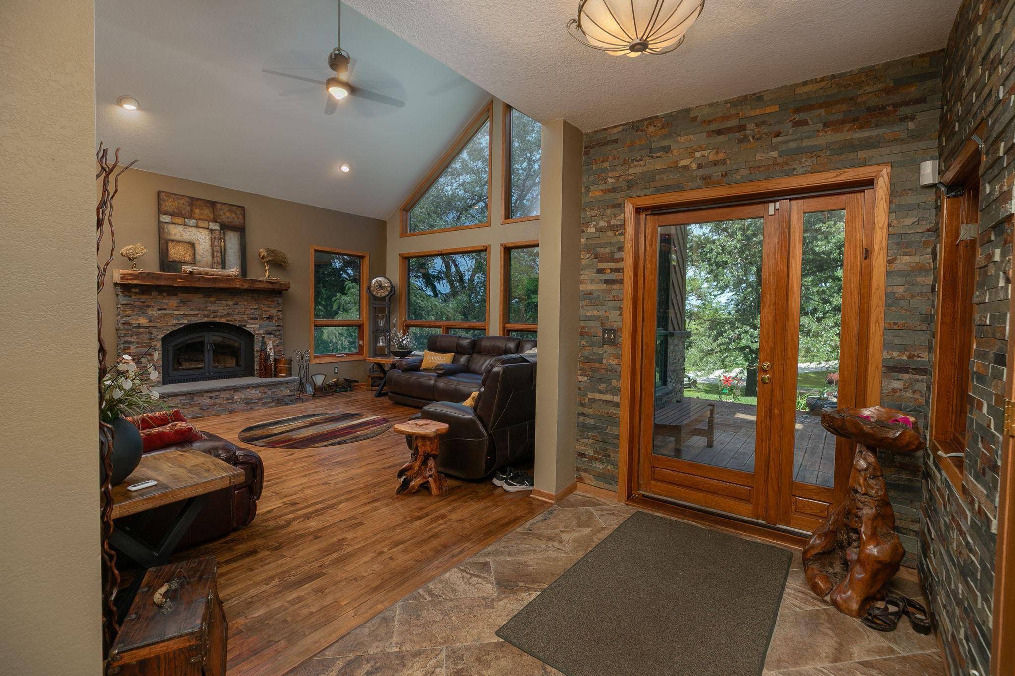 Oronoco, MN 55960,175 6th LN NE