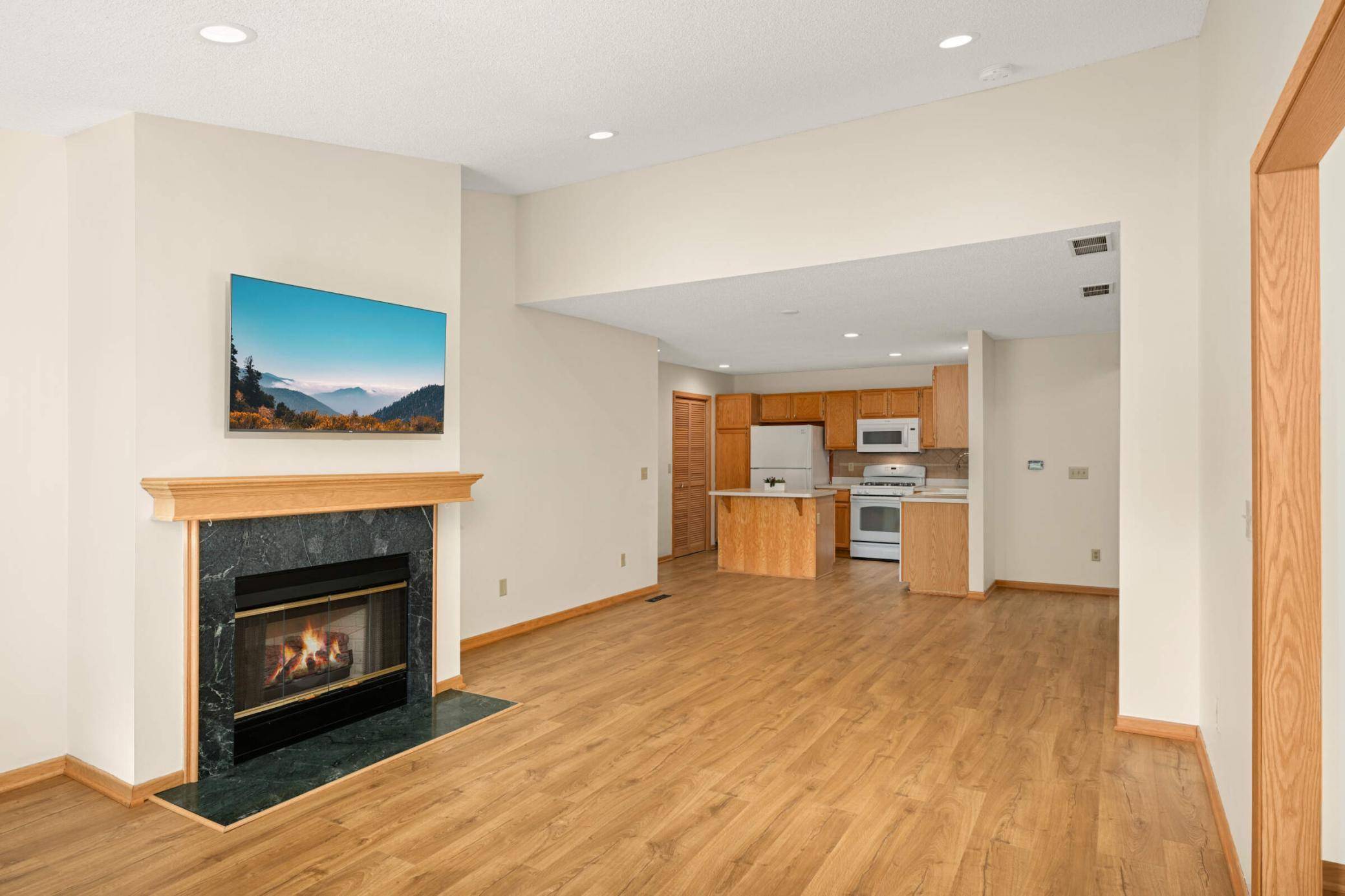 Woodbury, MN 55125,9925 Tamarack CV