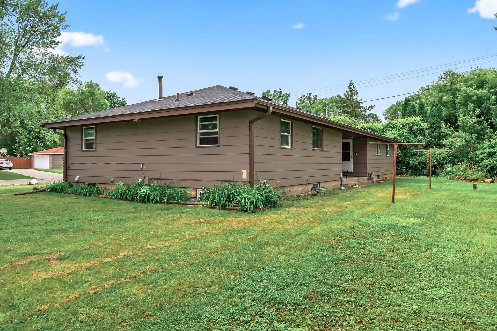 Champlin, MN 55316,800-802 Parkview LN