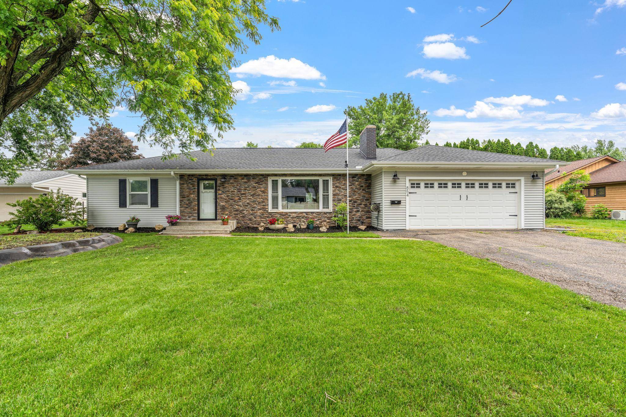 New Richmond, WI 54017,854 Fairfield RD