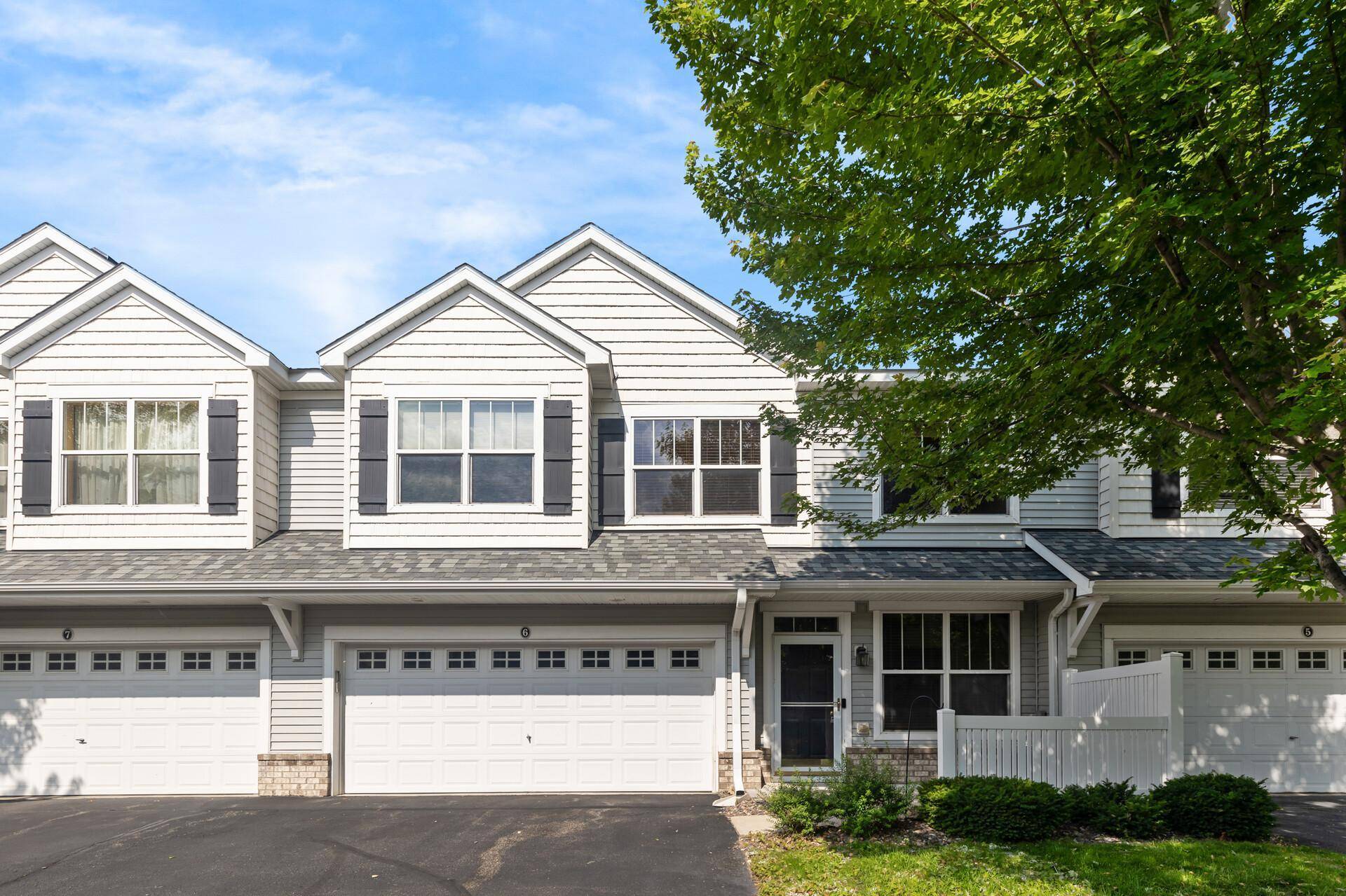 Maplewood, MN 55109,1608 Legacy Pkwy E #6
