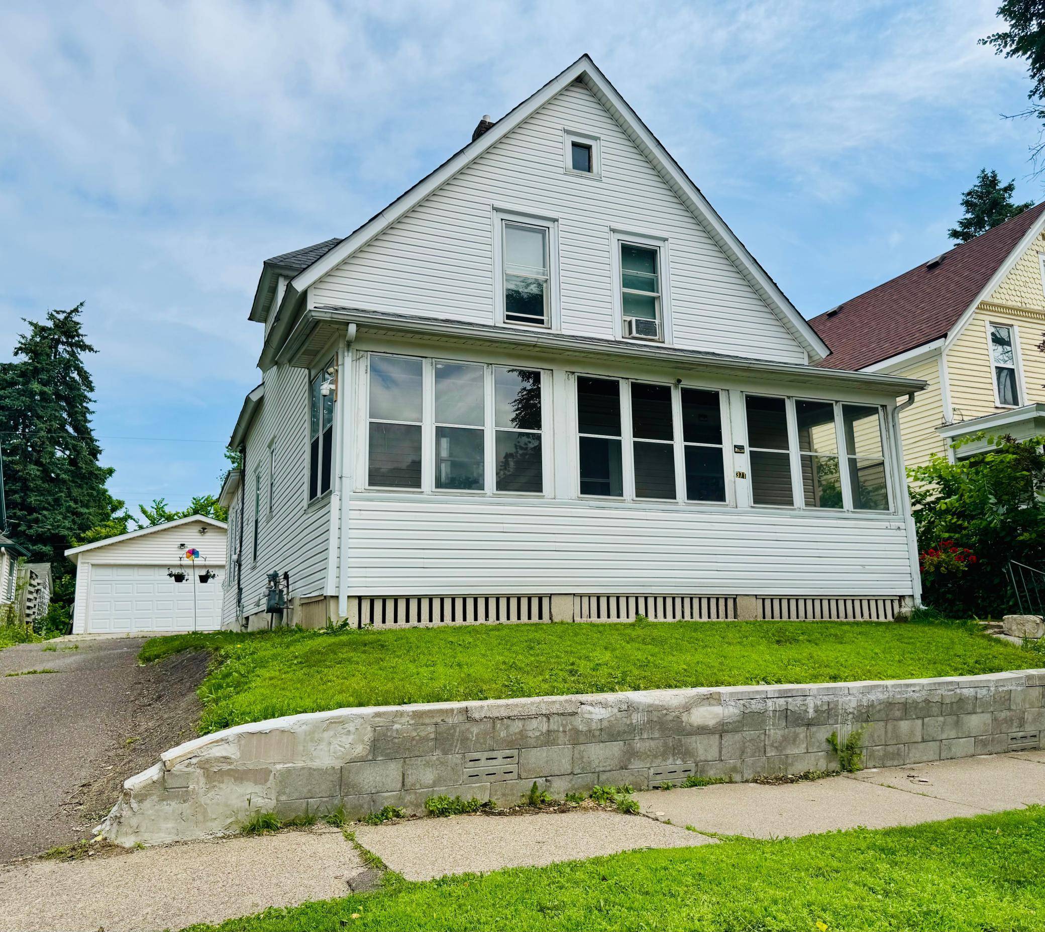Saint Paul, MN 55103,371 Sherburne AVE