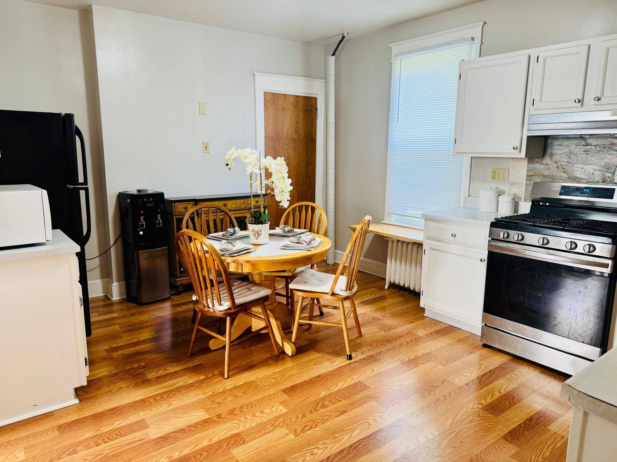 Saint Paul, MN 55103,371 Sherburne AVE