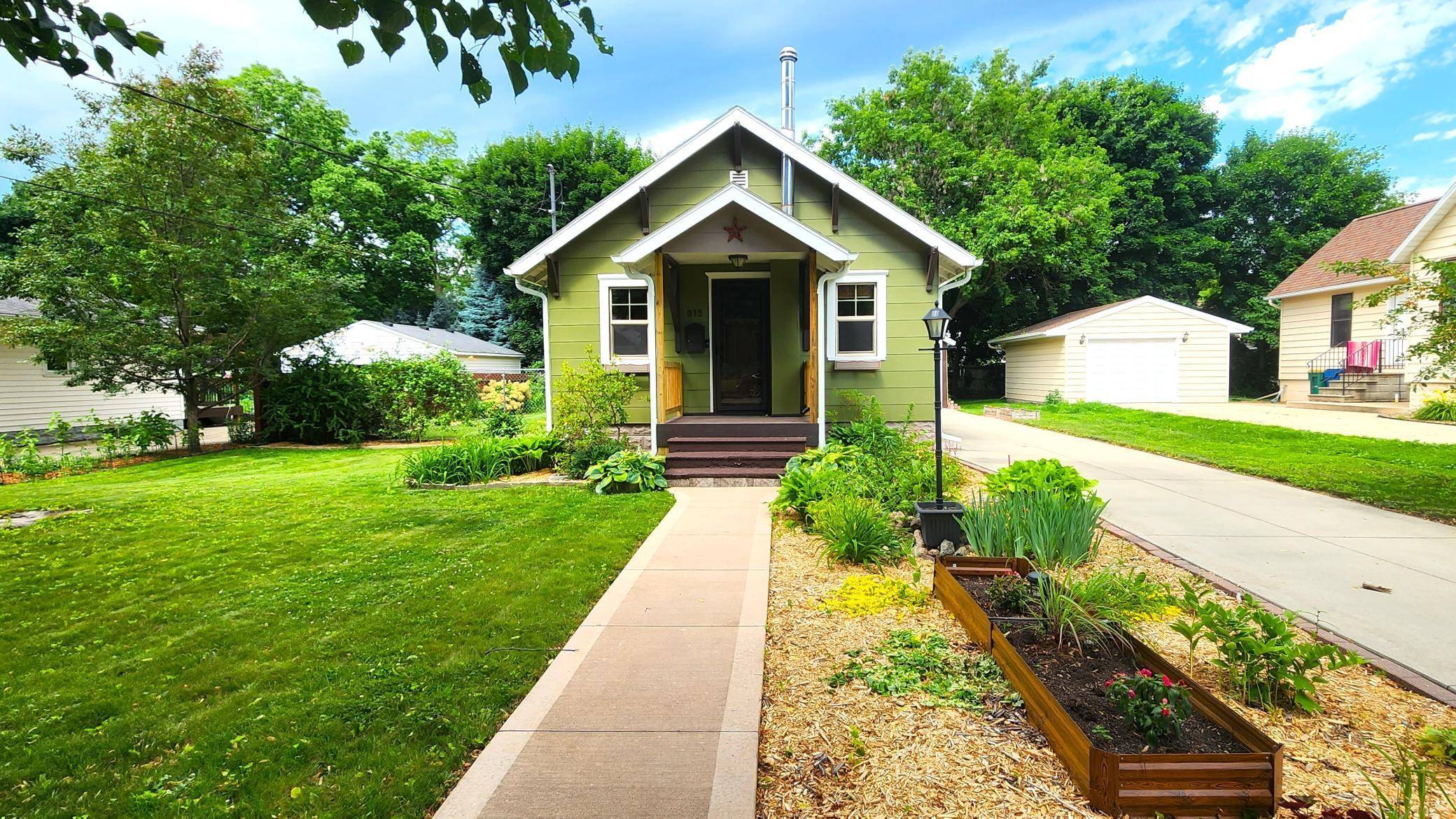Rochester, MN 55904,915 8th AVE SE