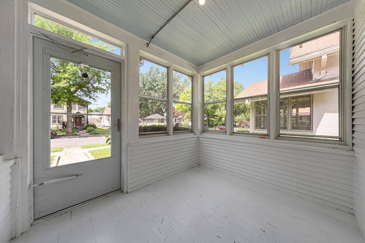 Minneapolis, MN 55406,3921 45th AVE S