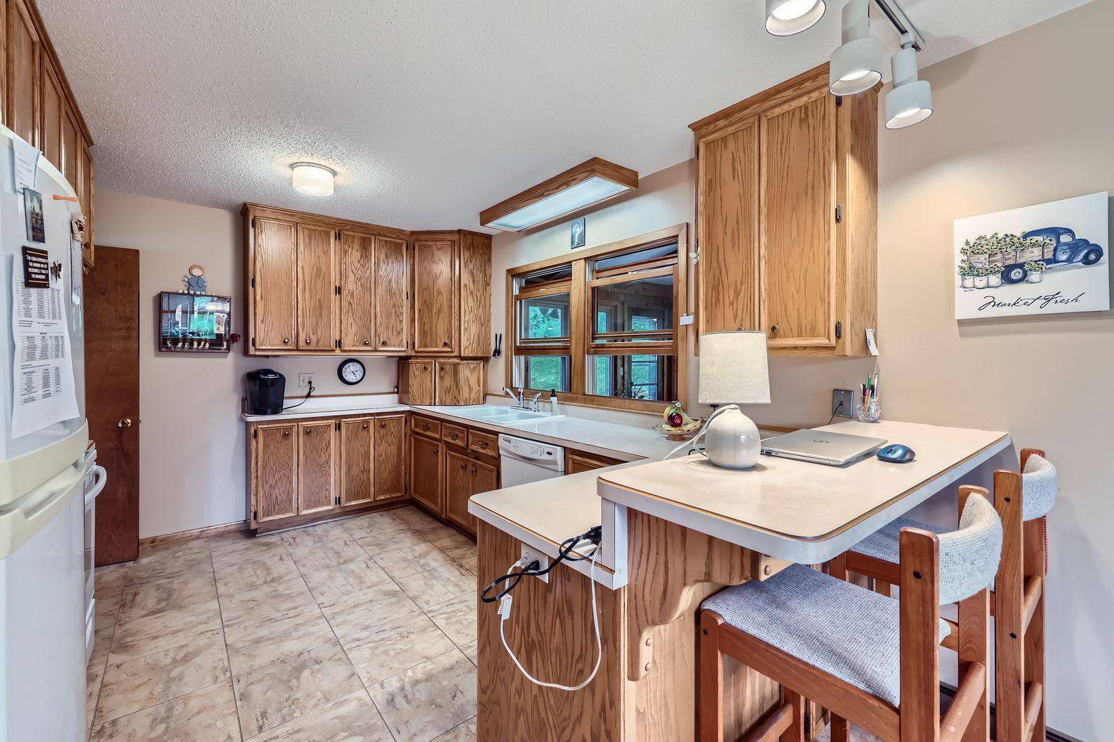 Minnetonka, MN 55345,16501 Norwood DR