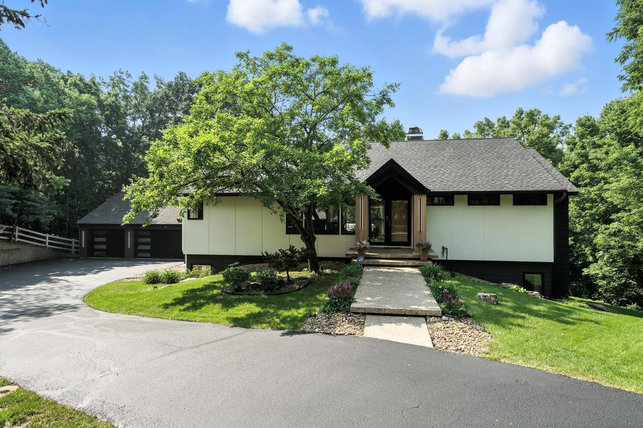 Minnetonka, MN 55345,16515 Hilltop TER
