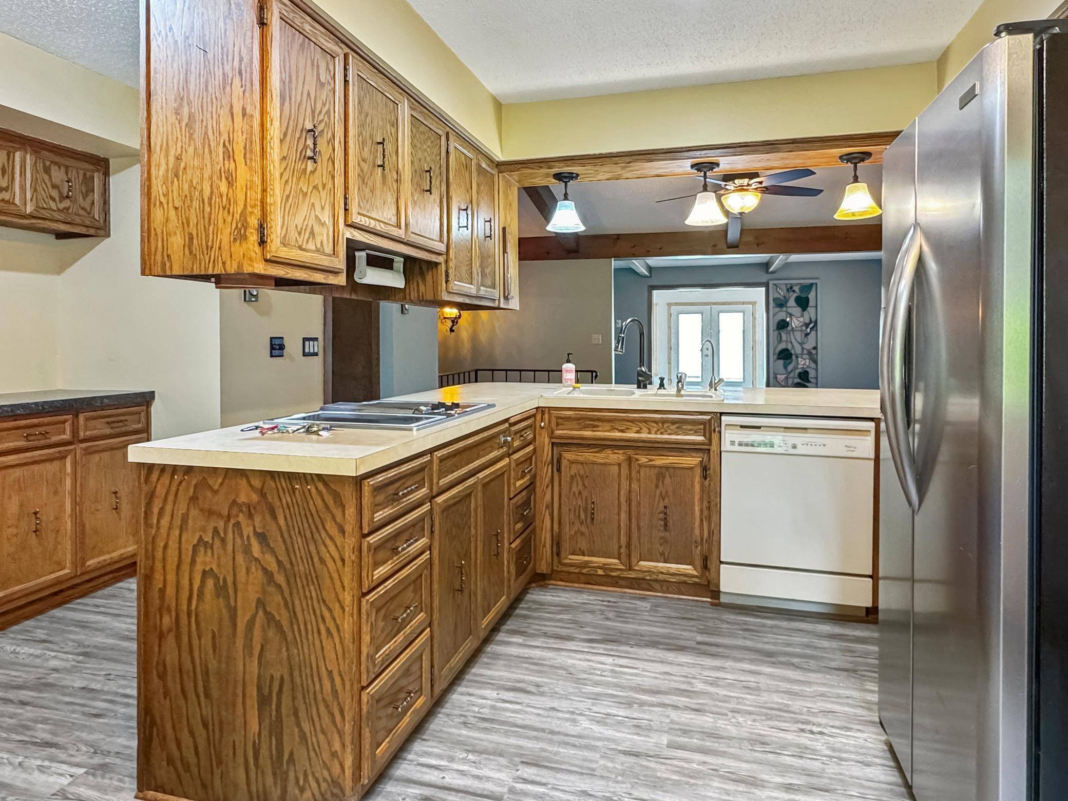 Marshall, MN 56258,607 S 1st ST