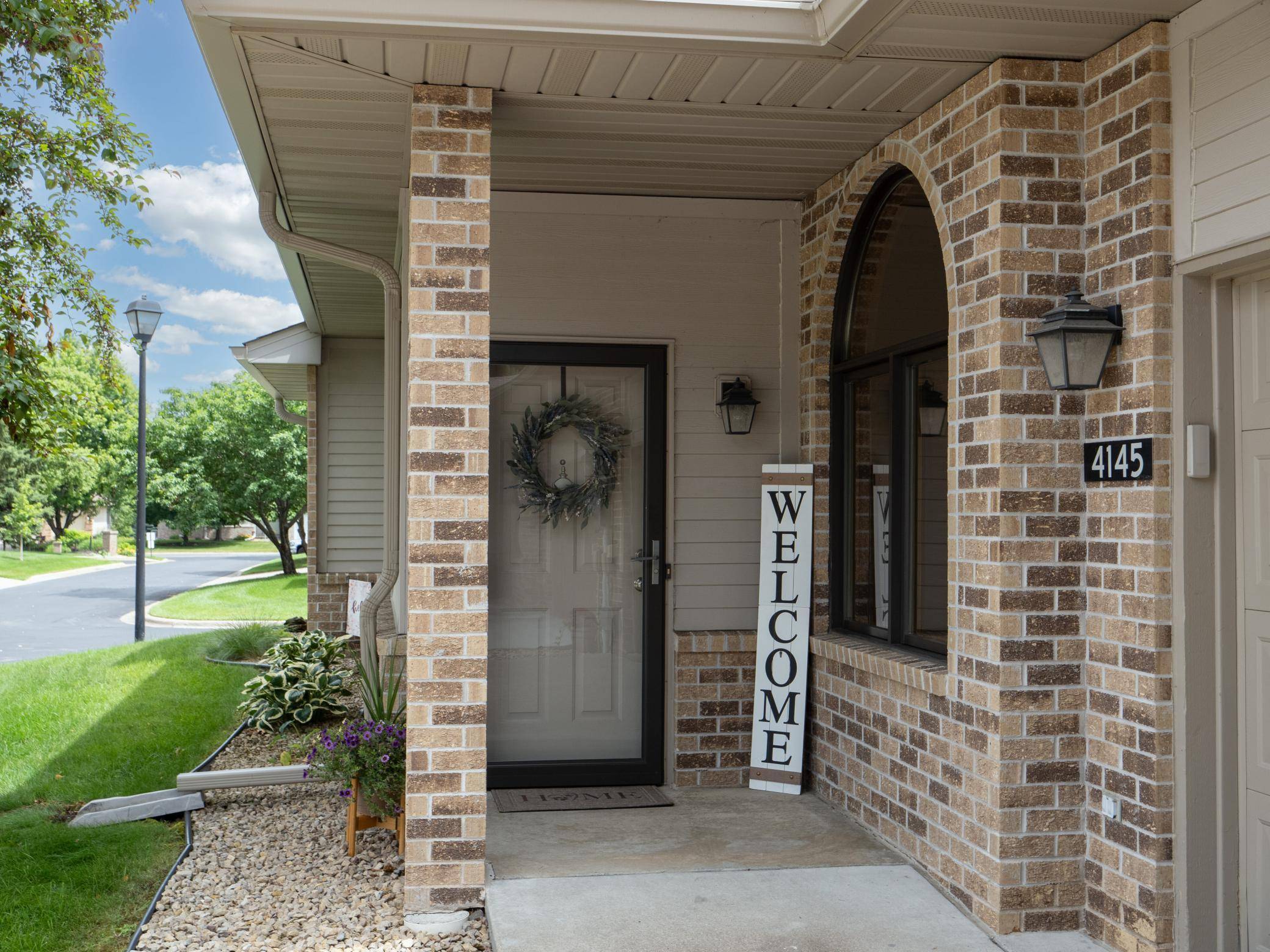 Eagan, MN 55122,4145 Arbor LN