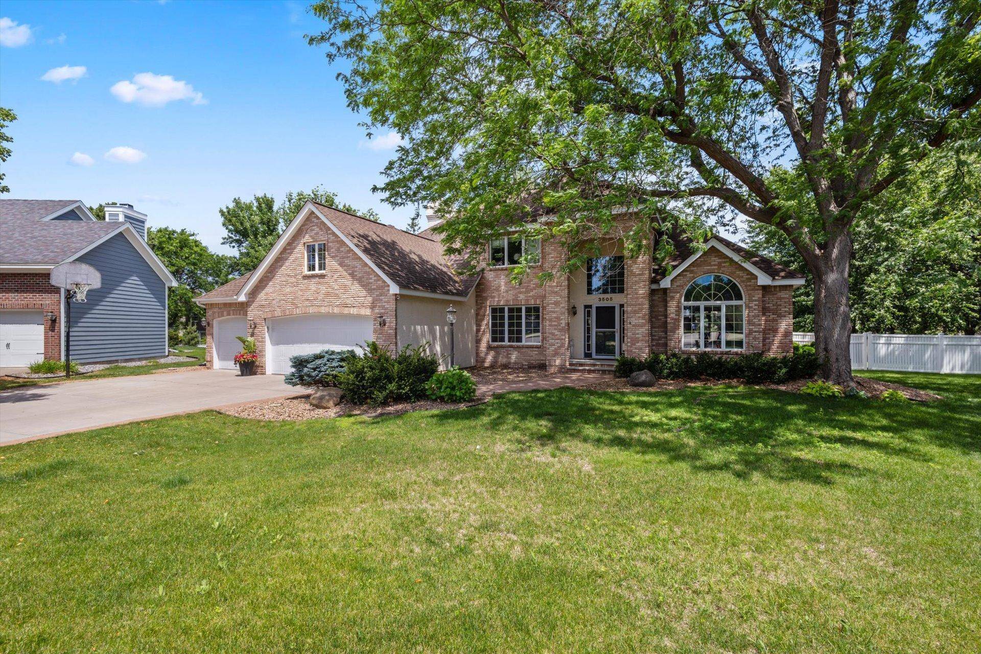 Woodbury, MN 55125,3505 Rae CT