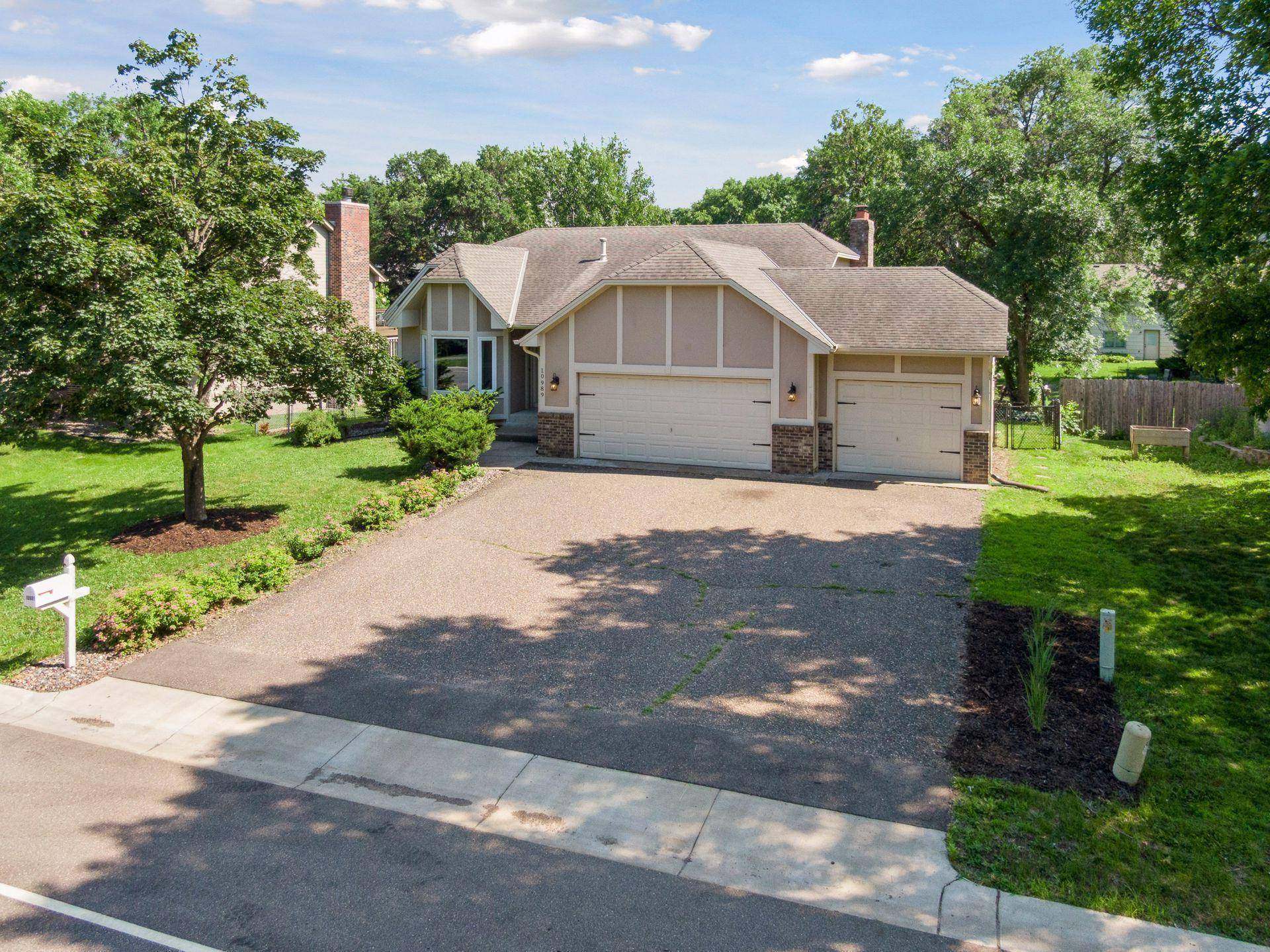 Maple Grove, MN 55369,10989 N Eagle Lake BLVD