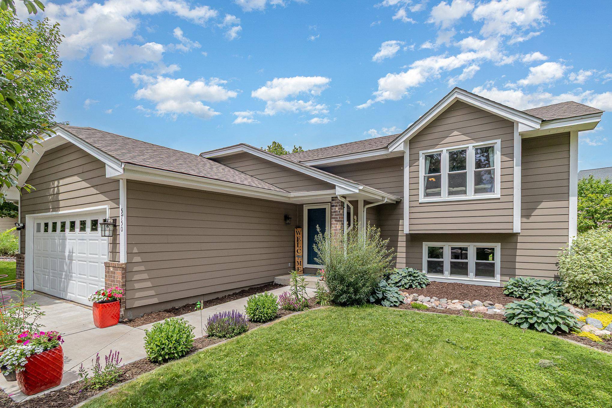 Savage, MN 55378,5750 Lone Oak DR