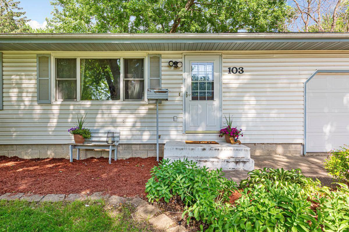 Faribault, MN 55021,103 9th AVE SE