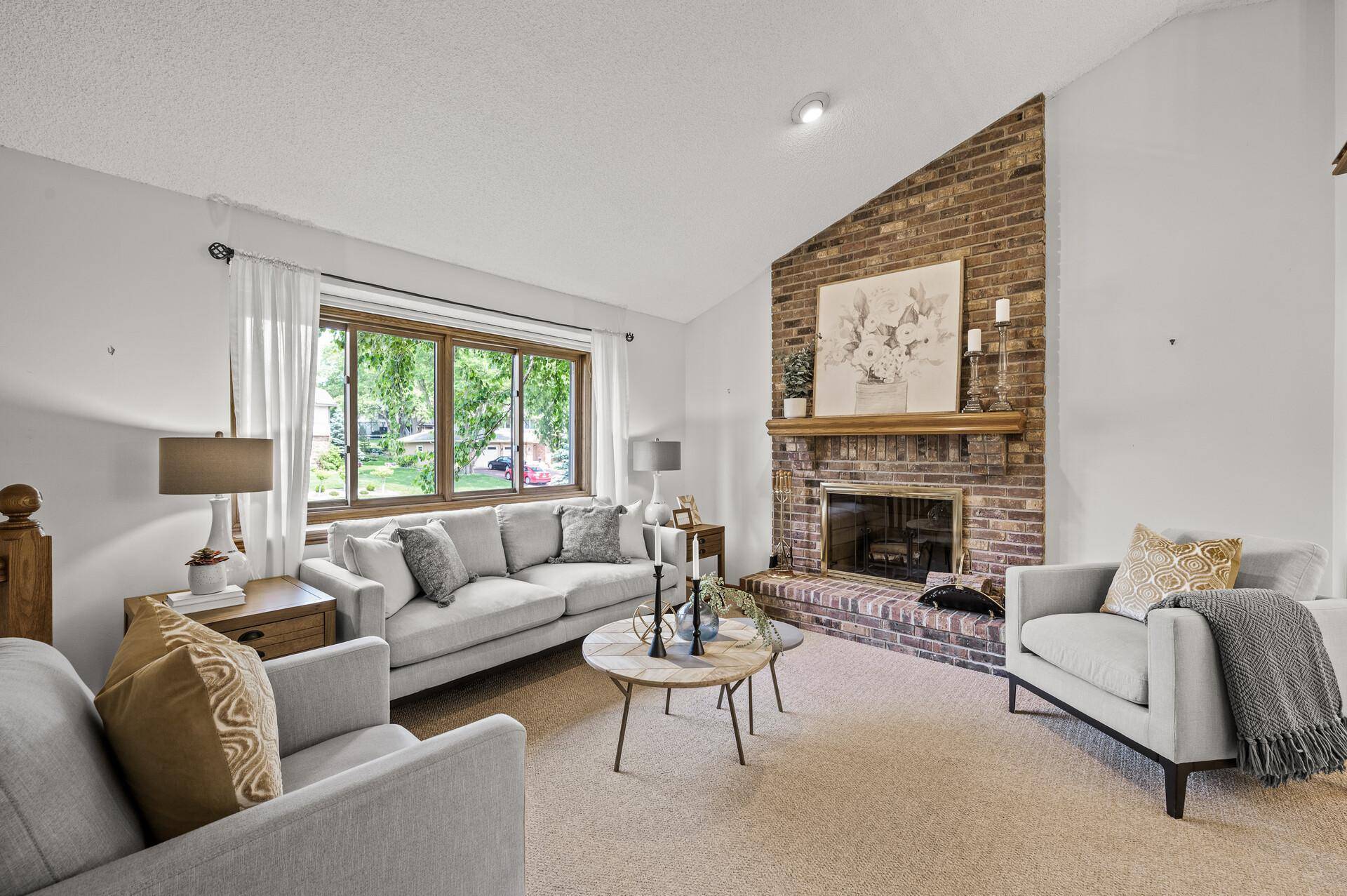 Arden Hills, MN 55112,1306 Wynridge DR