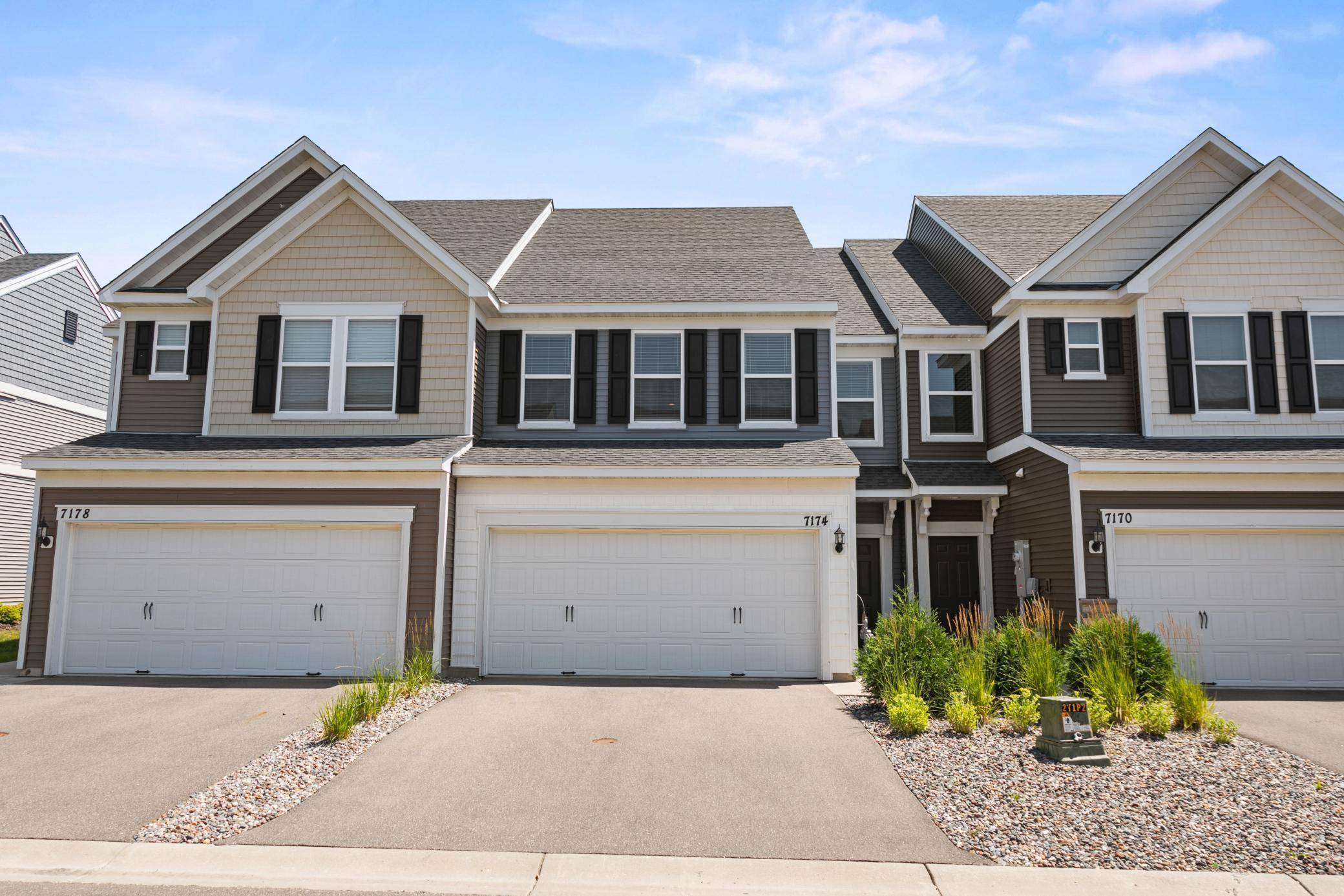 Maple Grove, MN 55311,7174 Walnut Grove WAY N