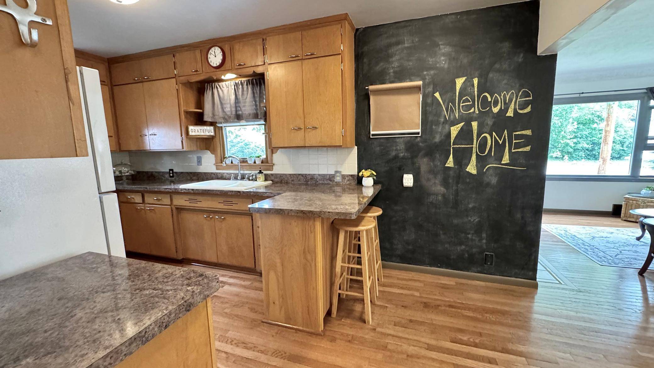 Brainerd, MN 56401,712 G ST NE