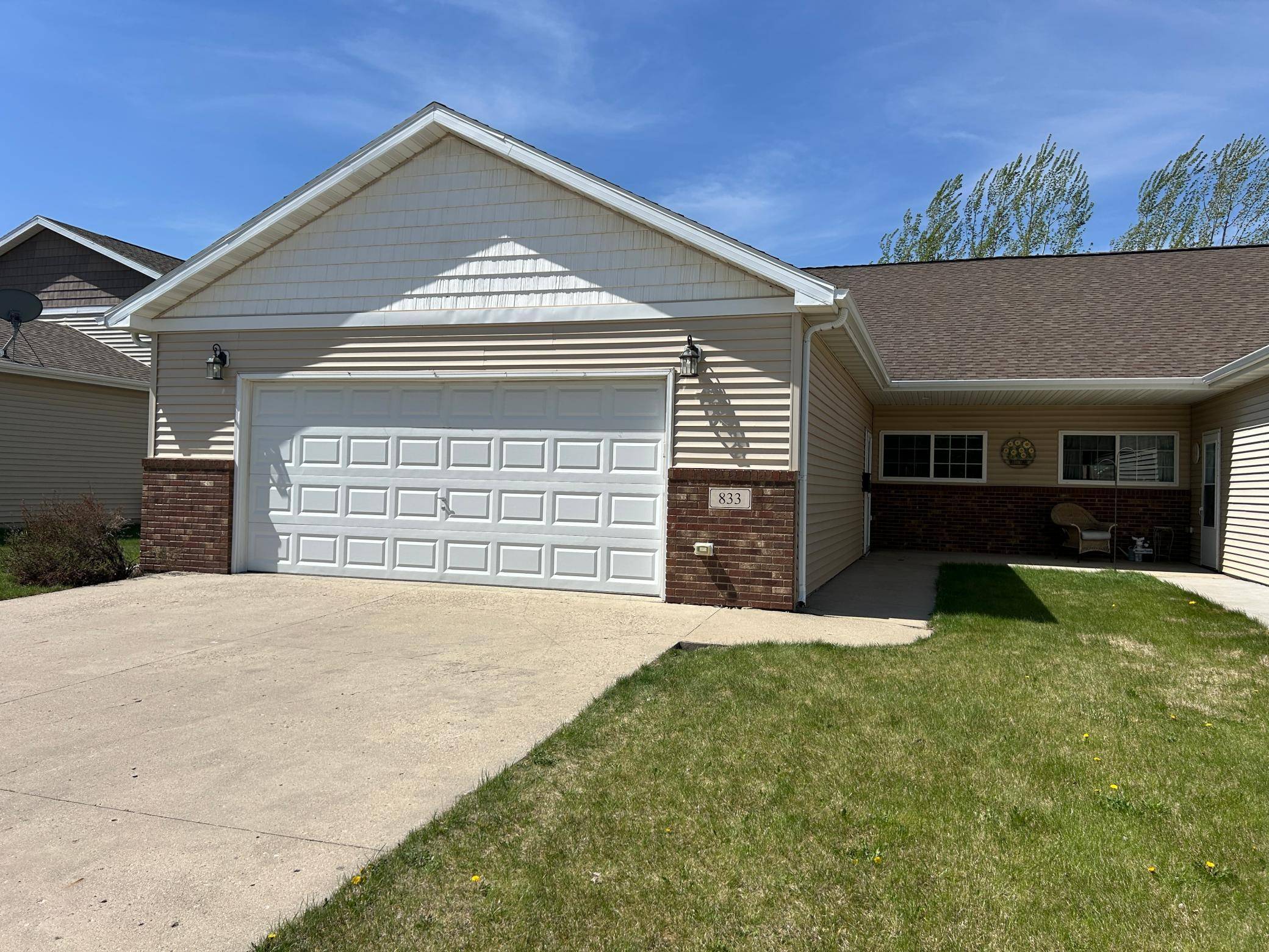 Moorhead, MN 56560,833 35th ST S