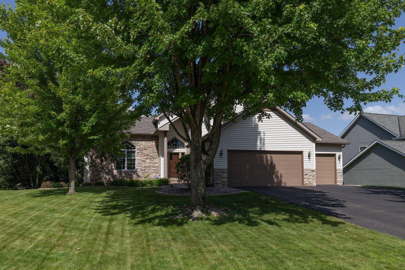 Lakeville, MN 55044,16240 Kenora CT