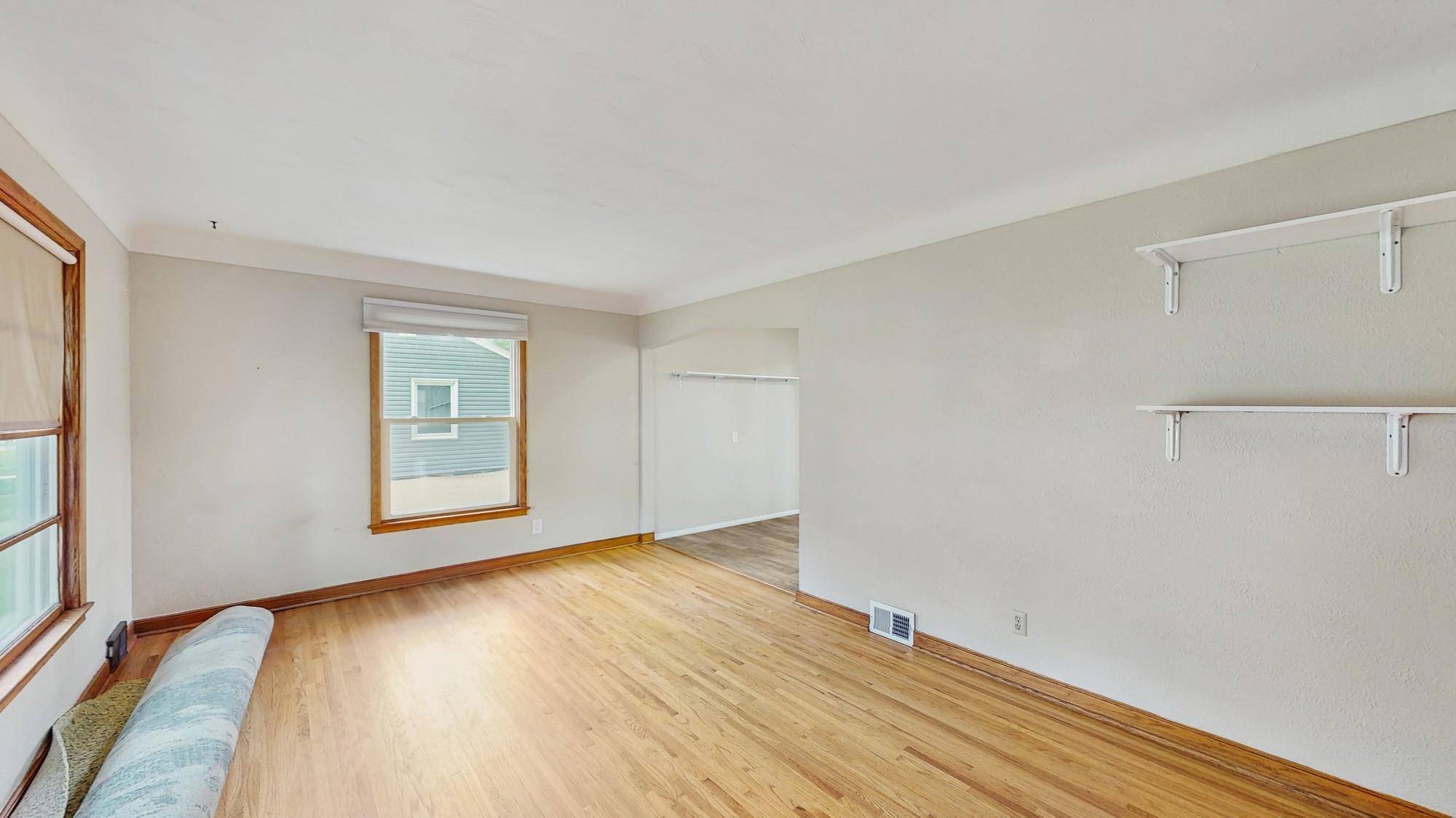 Saint Paul, MN 55106,1126 Breen ST