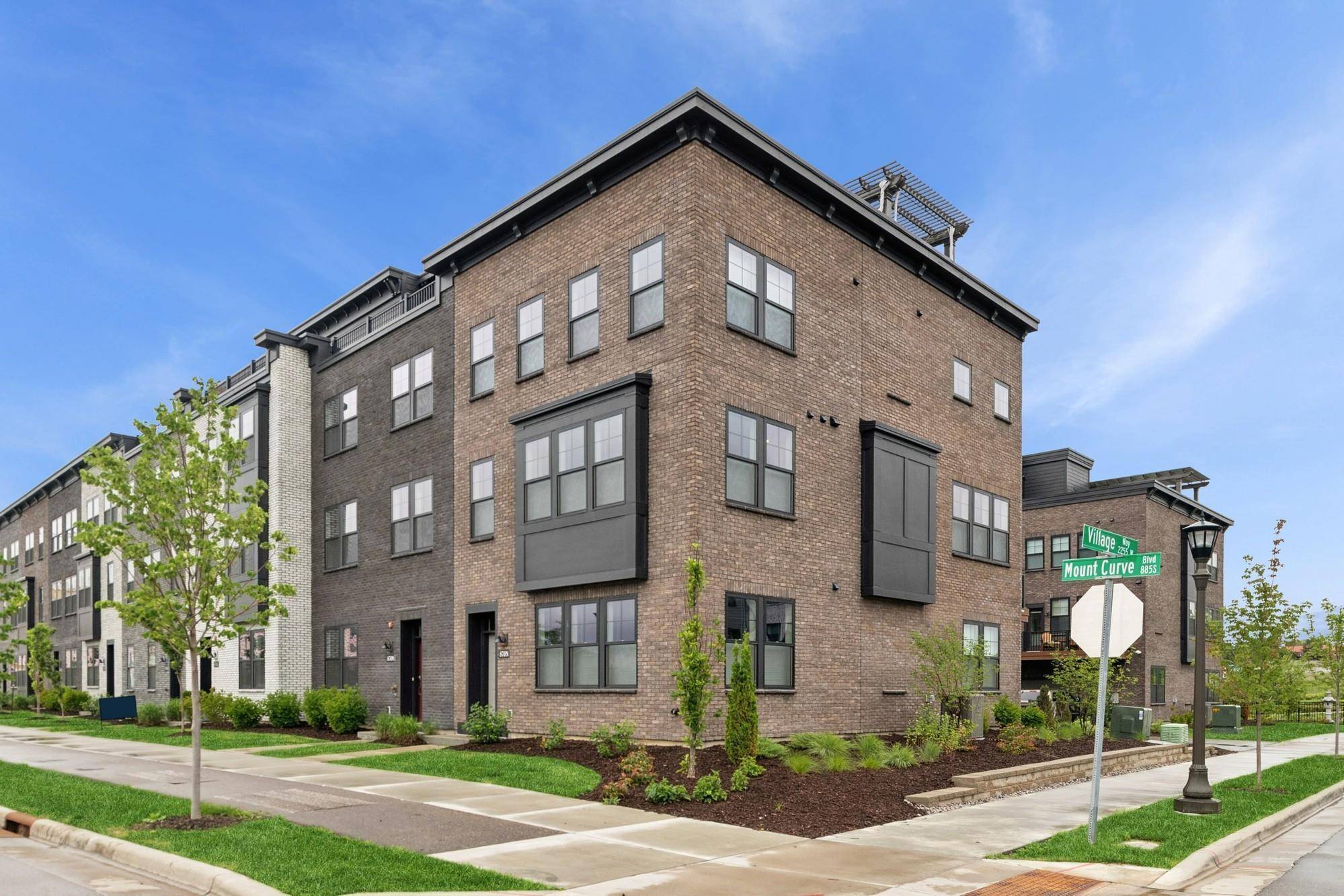 Saint Paul, MN 55116,870 Mount Curve BLVD #N