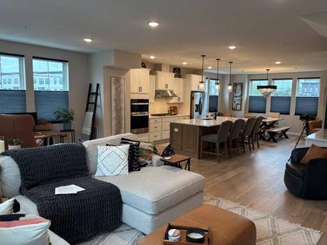 Saint Paul, MN 55116,870 Mount Curve BLVD #N