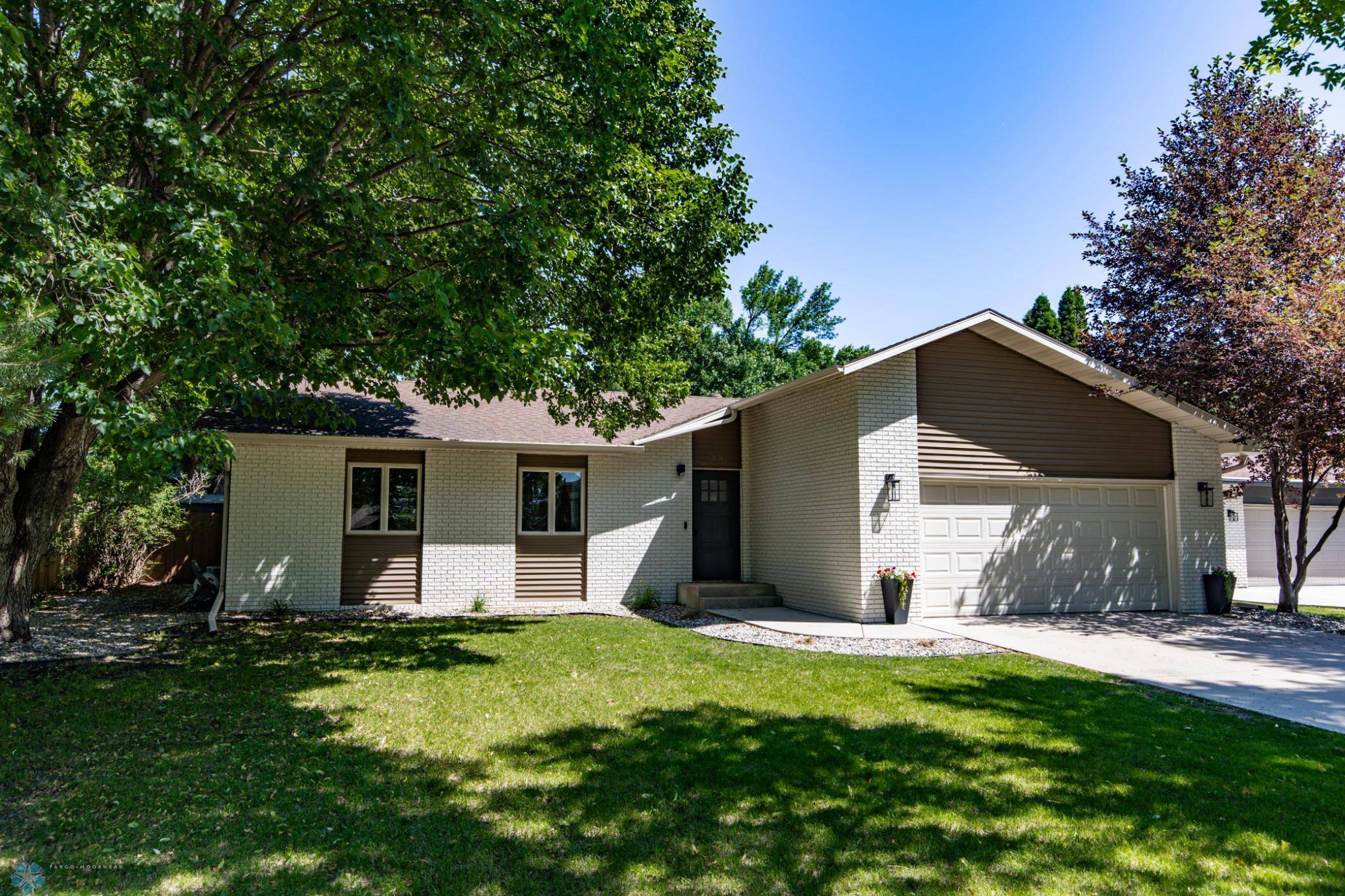 Fargo, ND 58103,25 Birch LN S