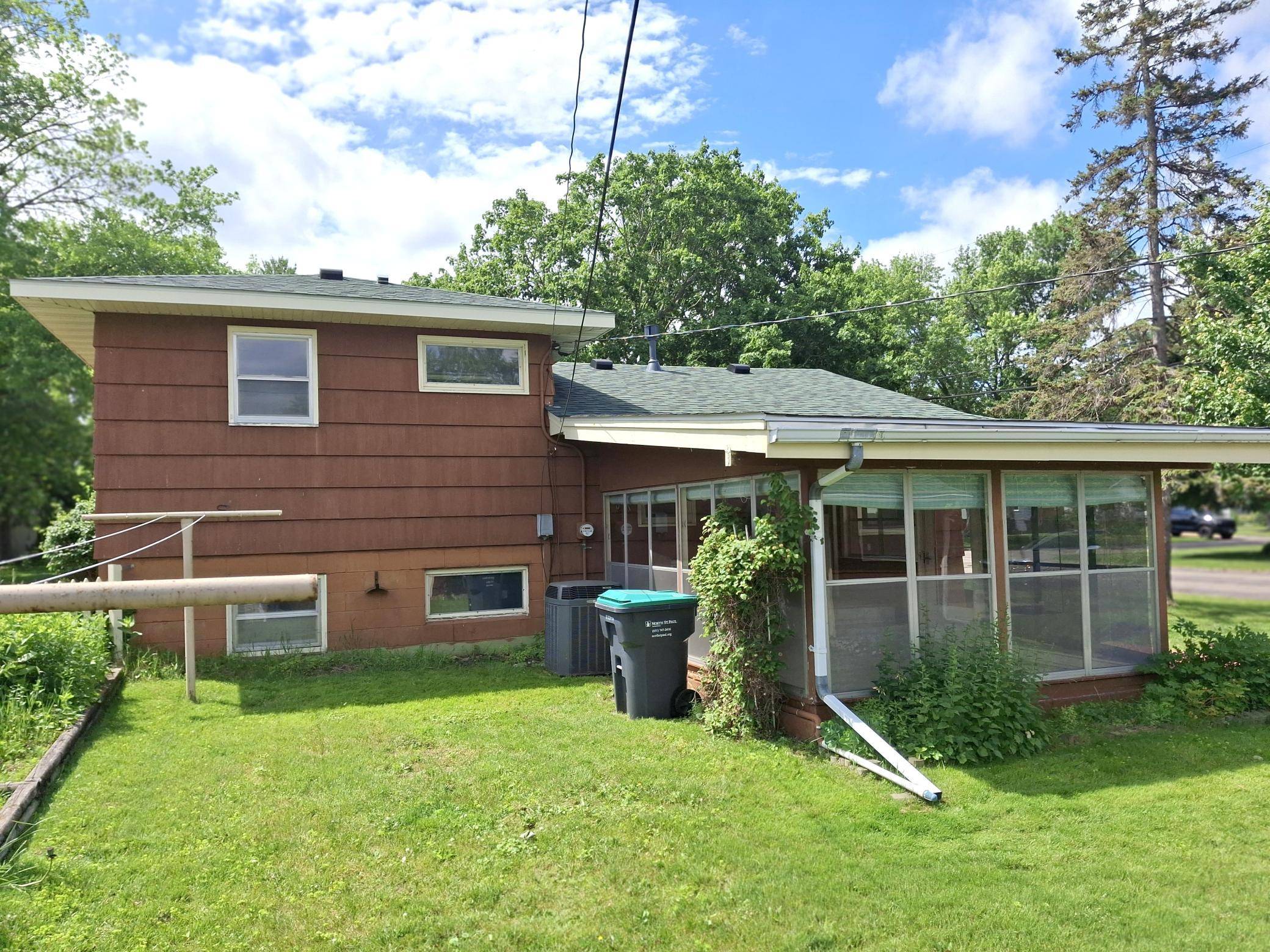 North Saint Paul, MN 55109,2325 16th AVE E