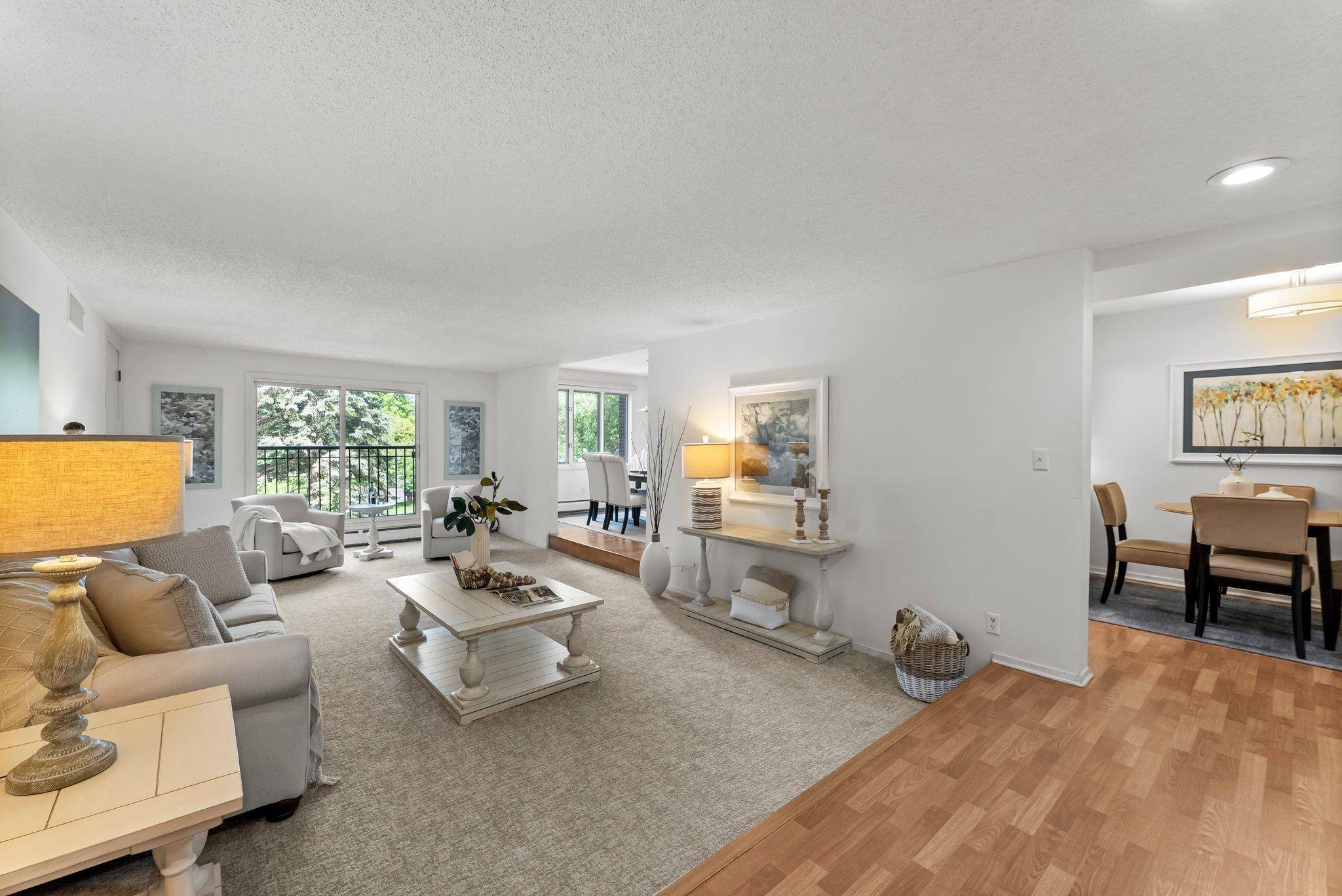 Minnetonka, MN 55305,3412 Oak Ridge RD #208