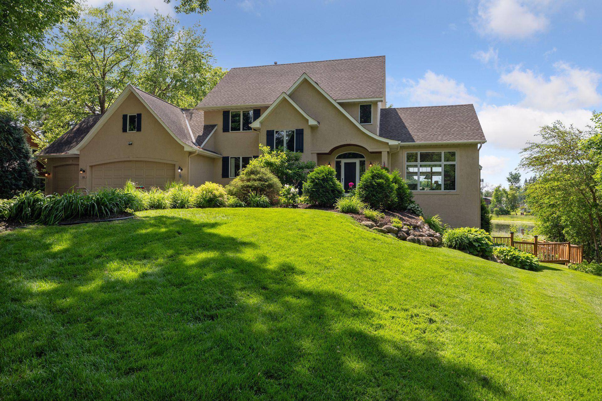 Minnetonka, MN 55391,180 Ranchview LN S