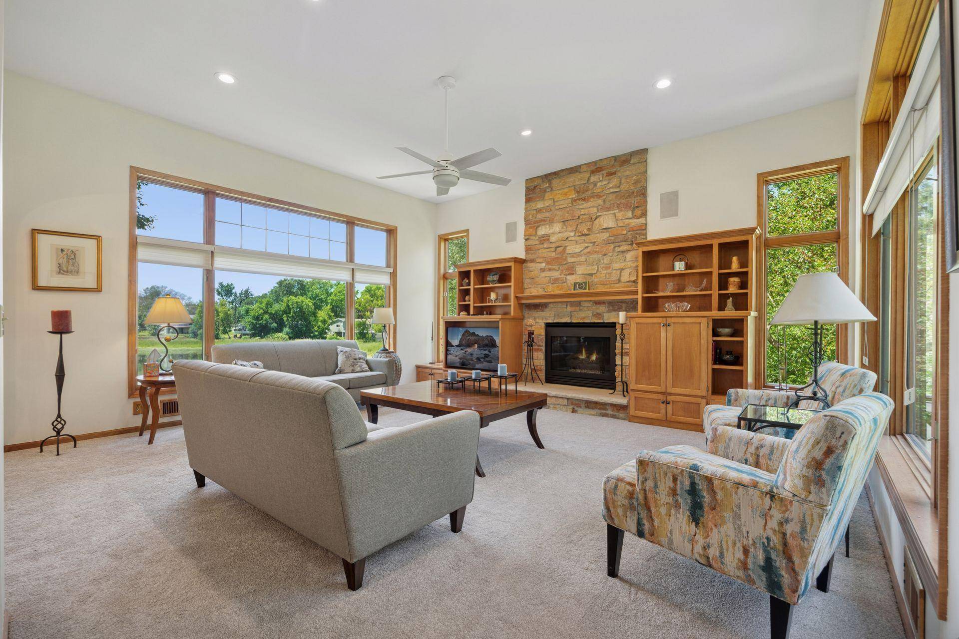 Minnetonka, MN 55391,180 Ranchview LN S