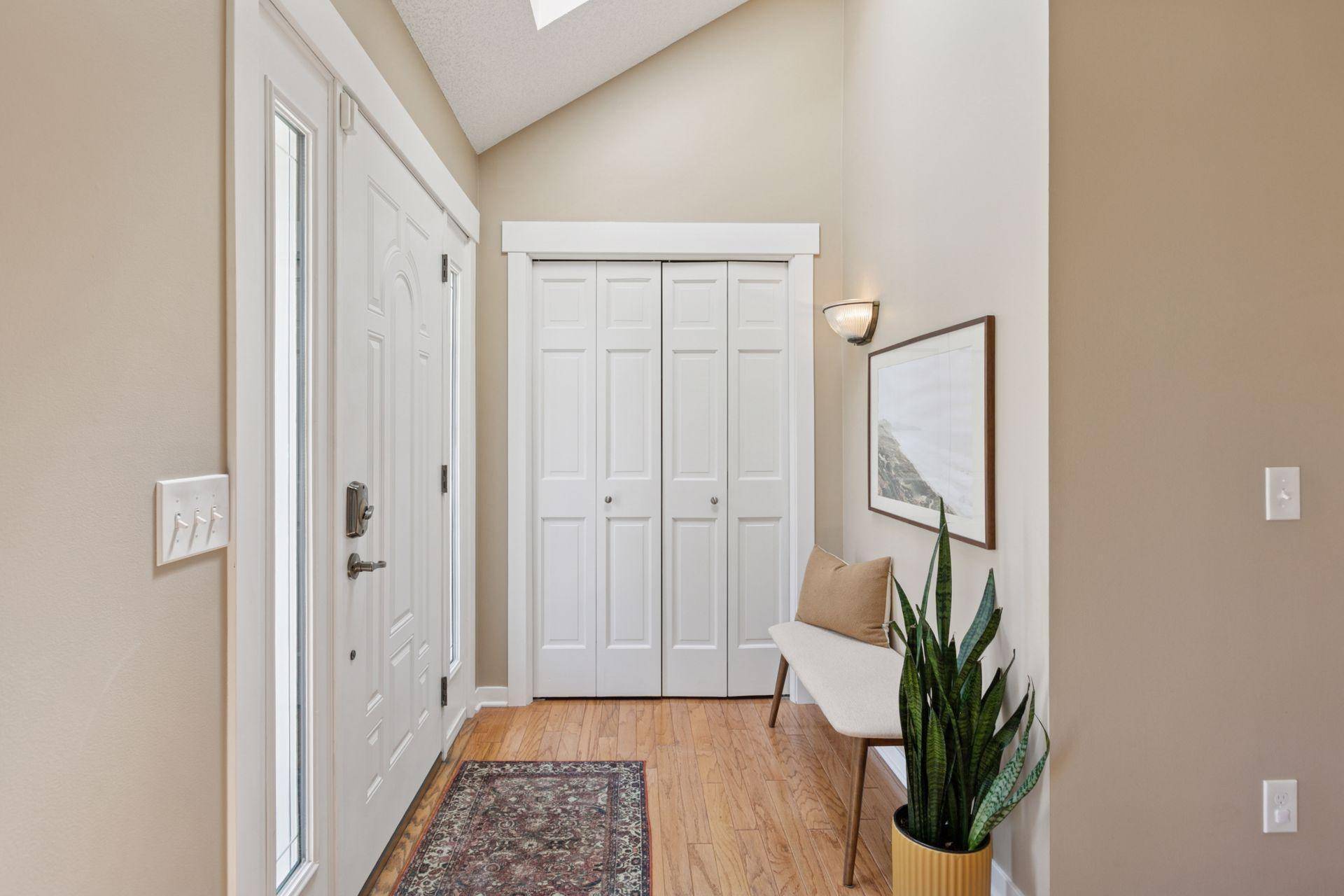 Eden Prairie, MN 55347,9988 Applewood CIR