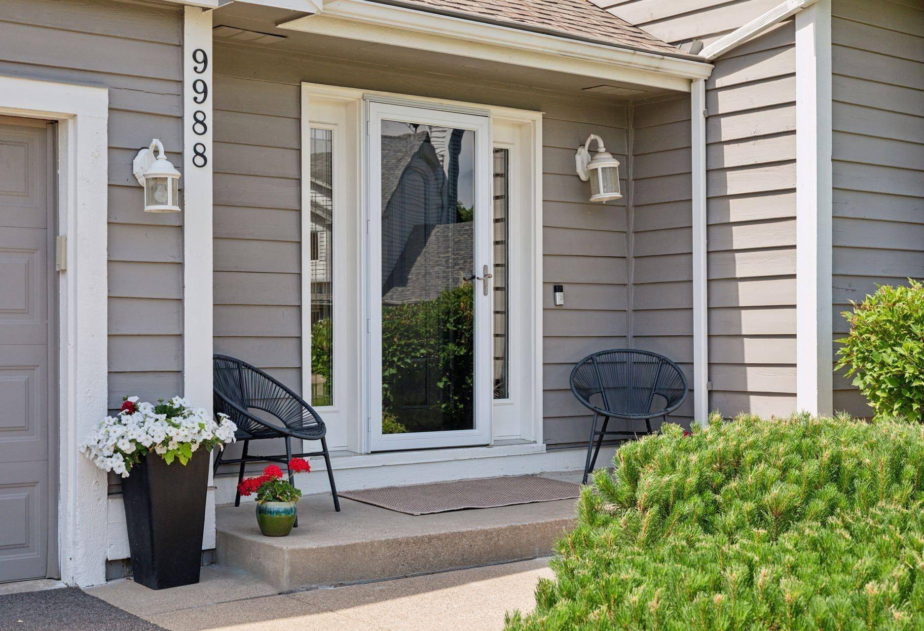 Eden Prairie, MN 55347,9988 Applewood CIR