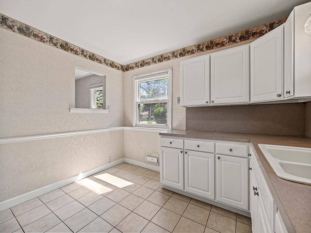 Crystal, MN 55428,6813 Lombardy LN