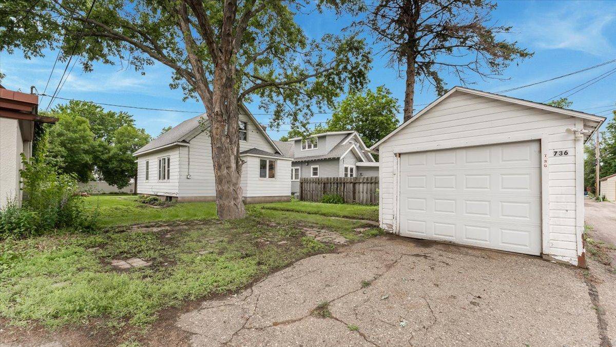 Saint Cloud, MN 56301,736 15th AVE S