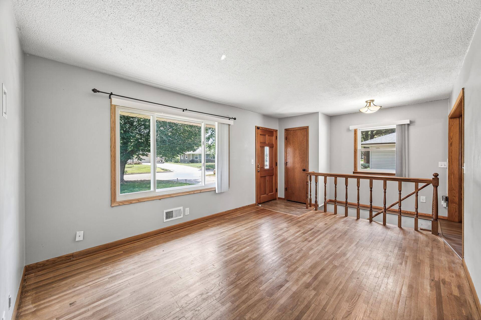 Coon Rapids, MN 55448,11610 Larch ST NW