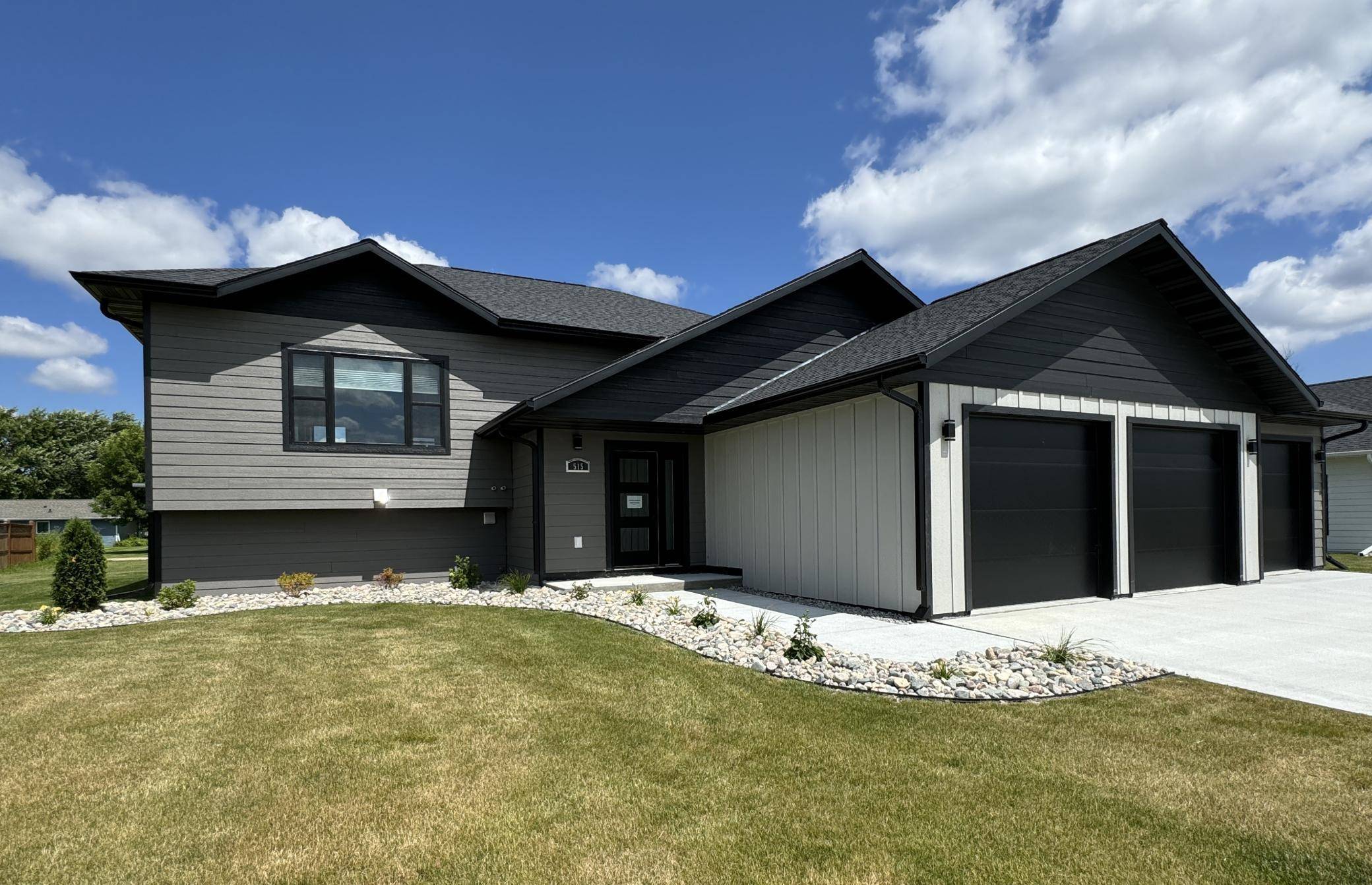 Warroad, MN 56763,515 Lincoln ST SE