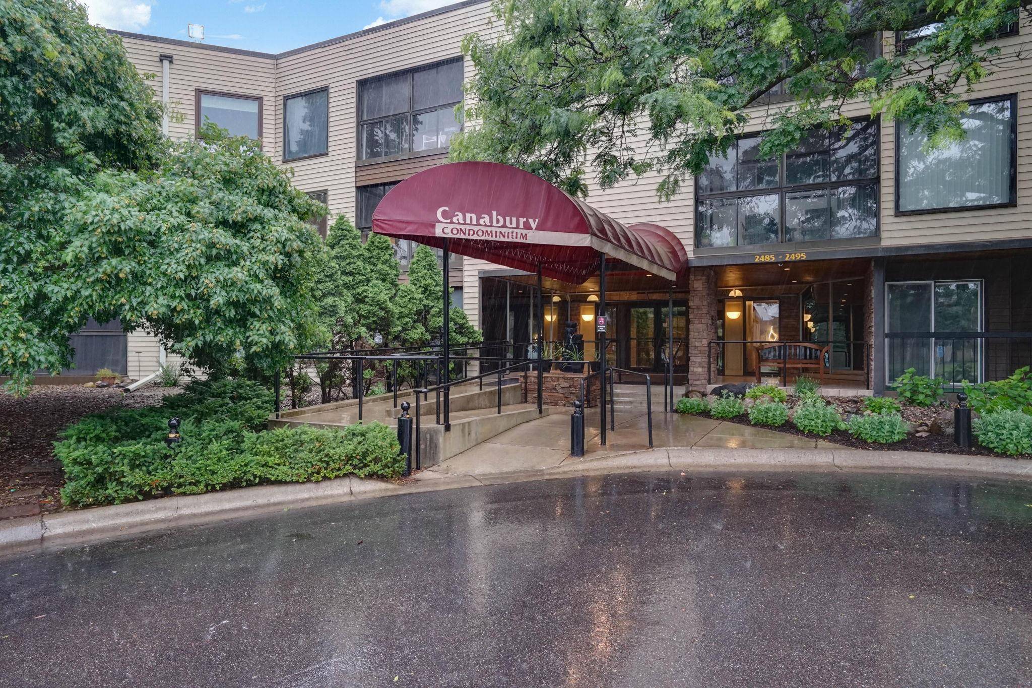 Little Canada, MN 55117,2485 Canabury DR #116