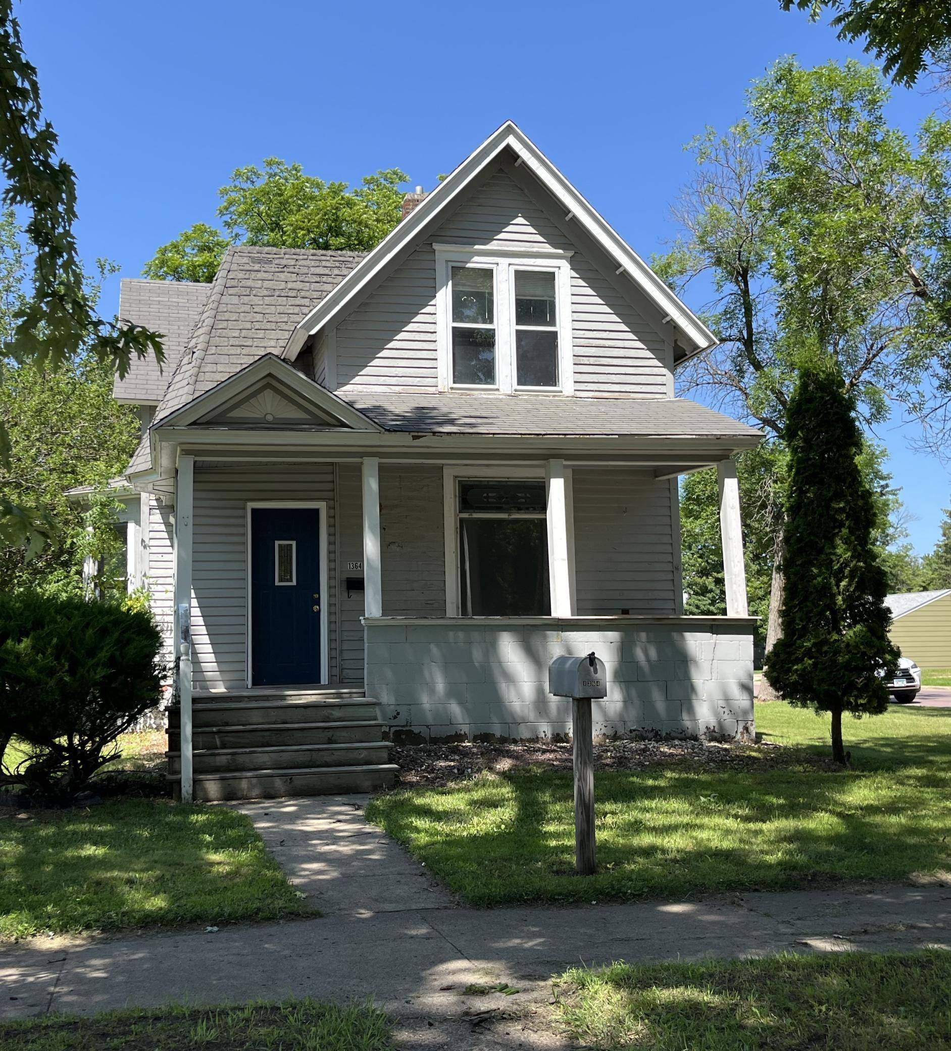 Windom, MN 56101,1364 5th AVE N