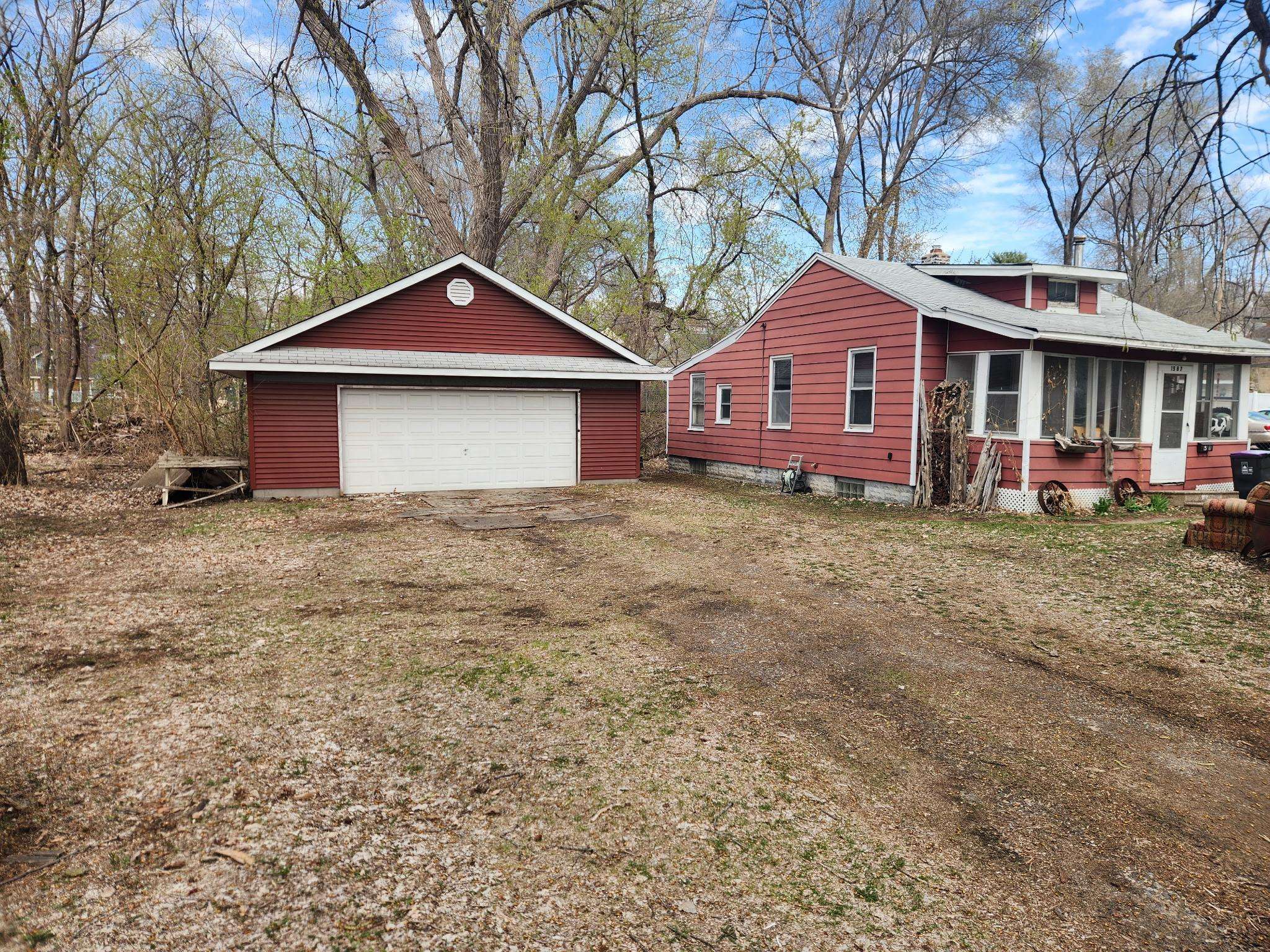 Saint Paul, MN 55106,1587 Reaney AVE