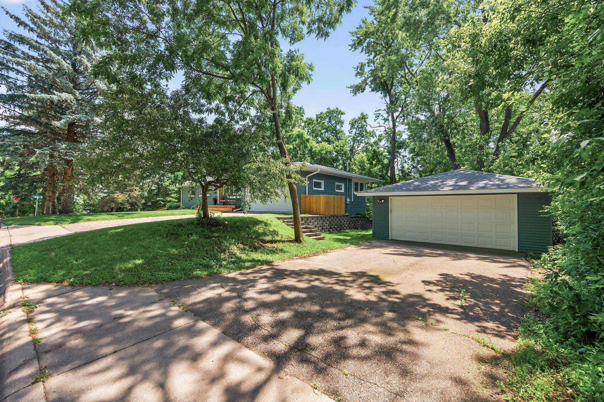 Golden Valley, MN 55427,7601 Winsdale ST N